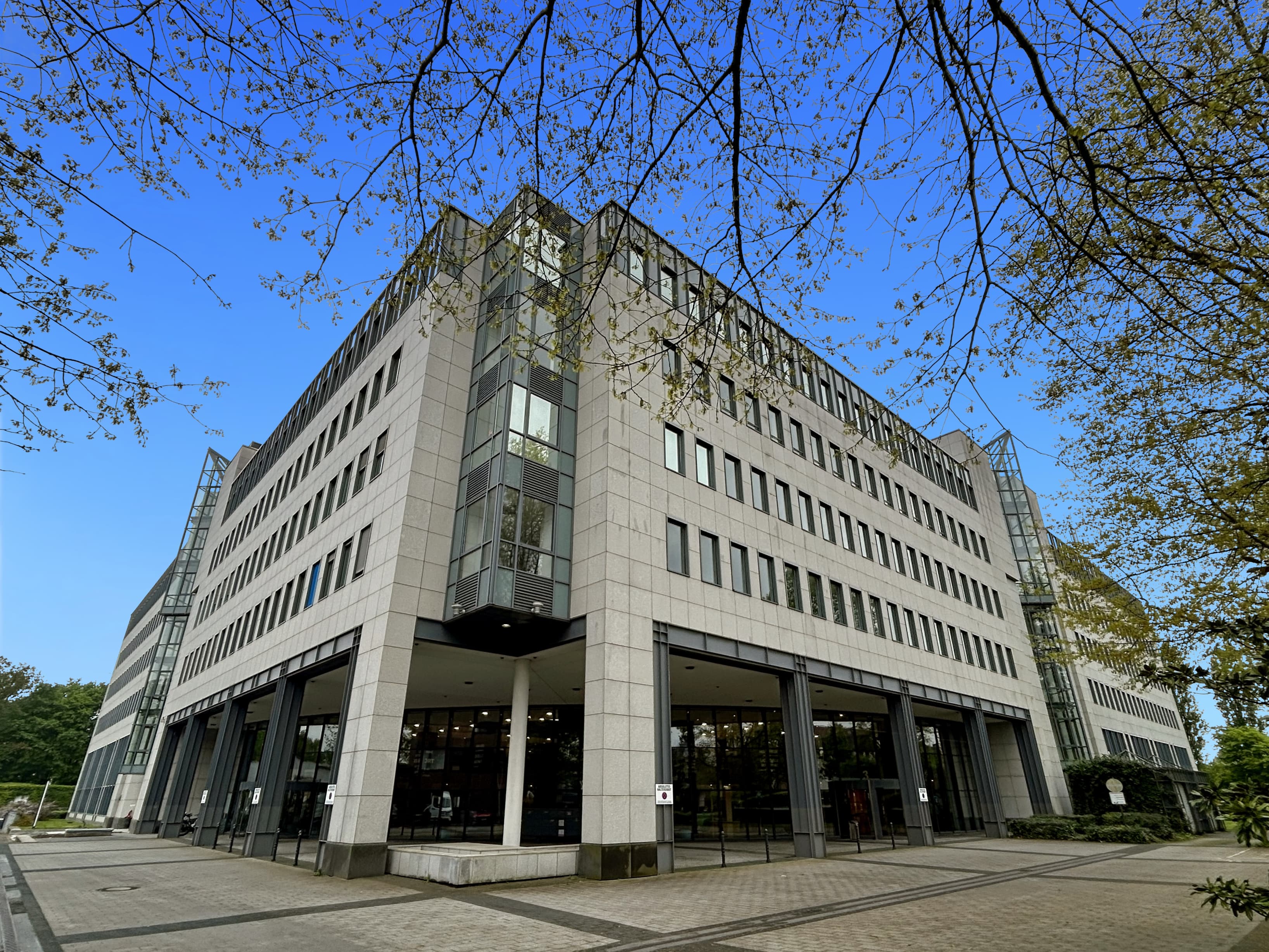 RATINGEN, Kaiserswerther Straße image 3