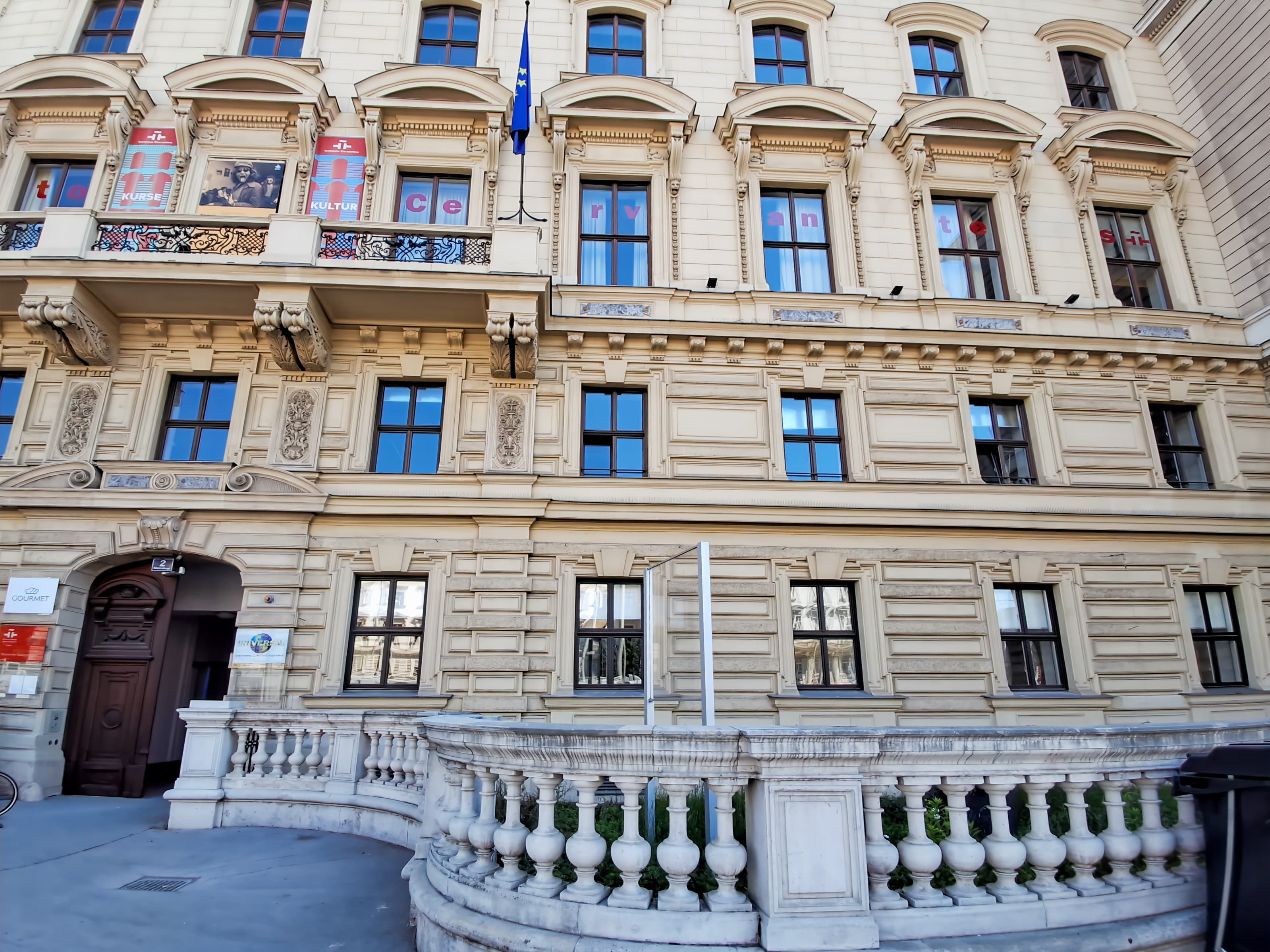 Vienna, Schwarzenbergplatz image 5 Vienna, Schwarzenbergplatz image 5