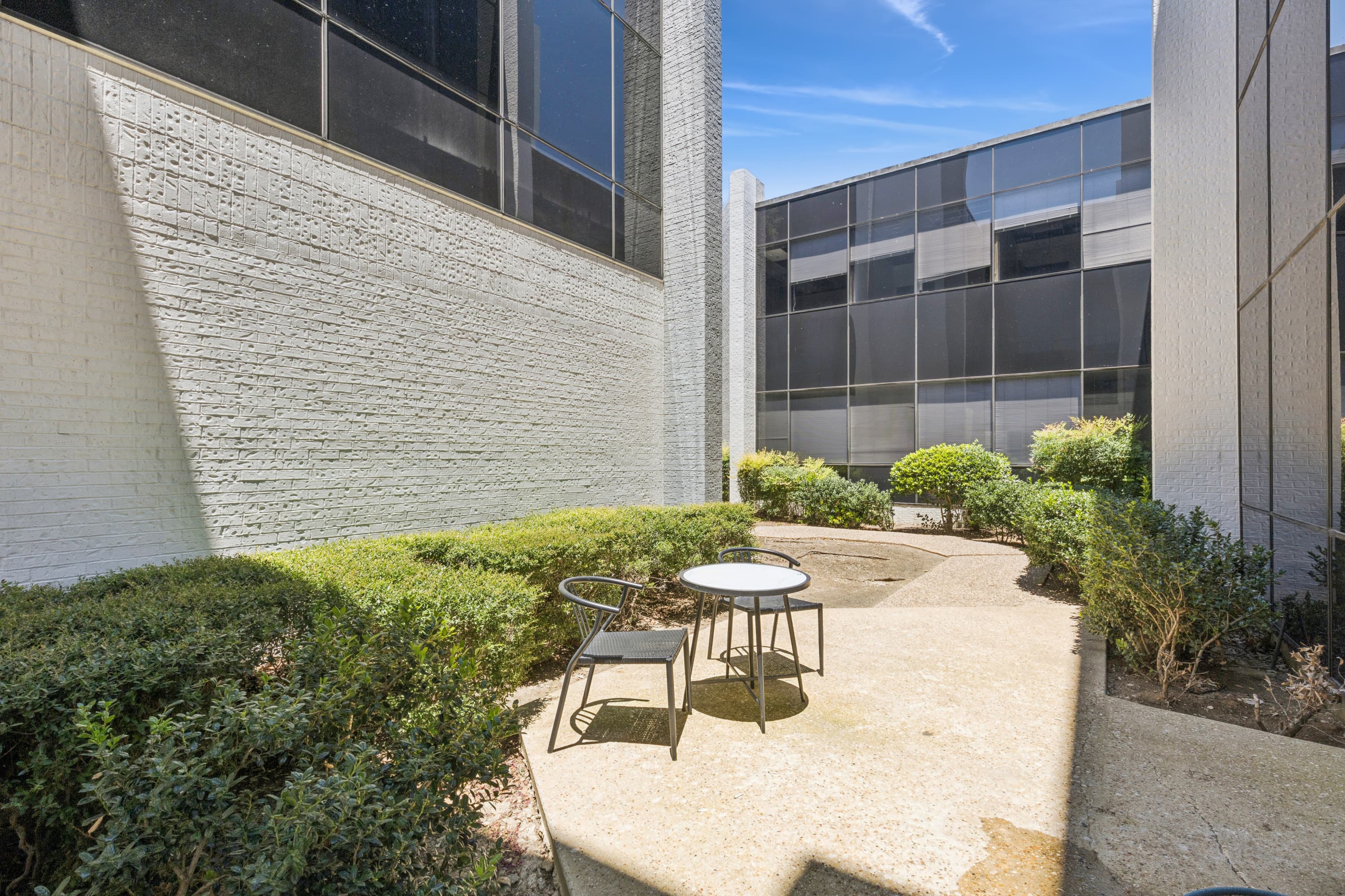 TX, Irving - Belt Line Rd image 4