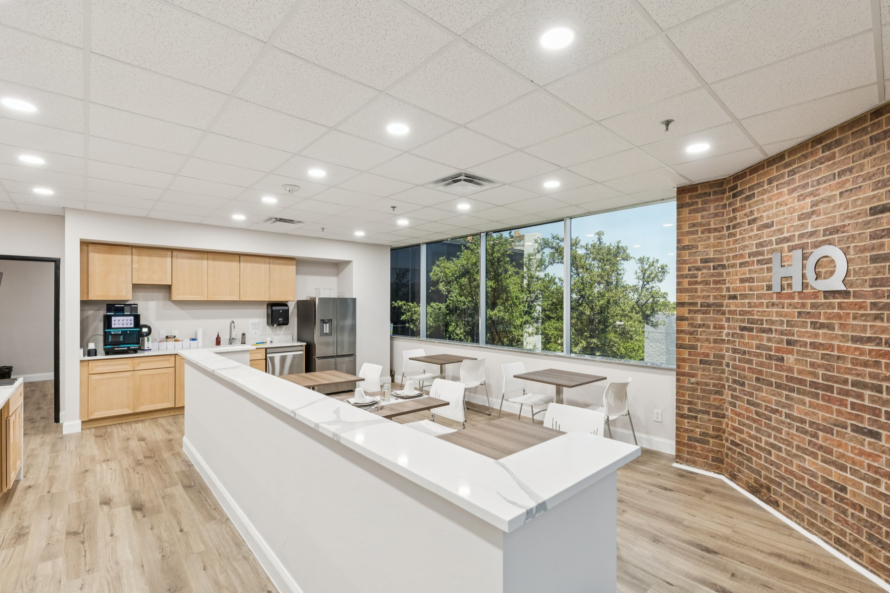 TX, Irving - Belt Line Rd image 14