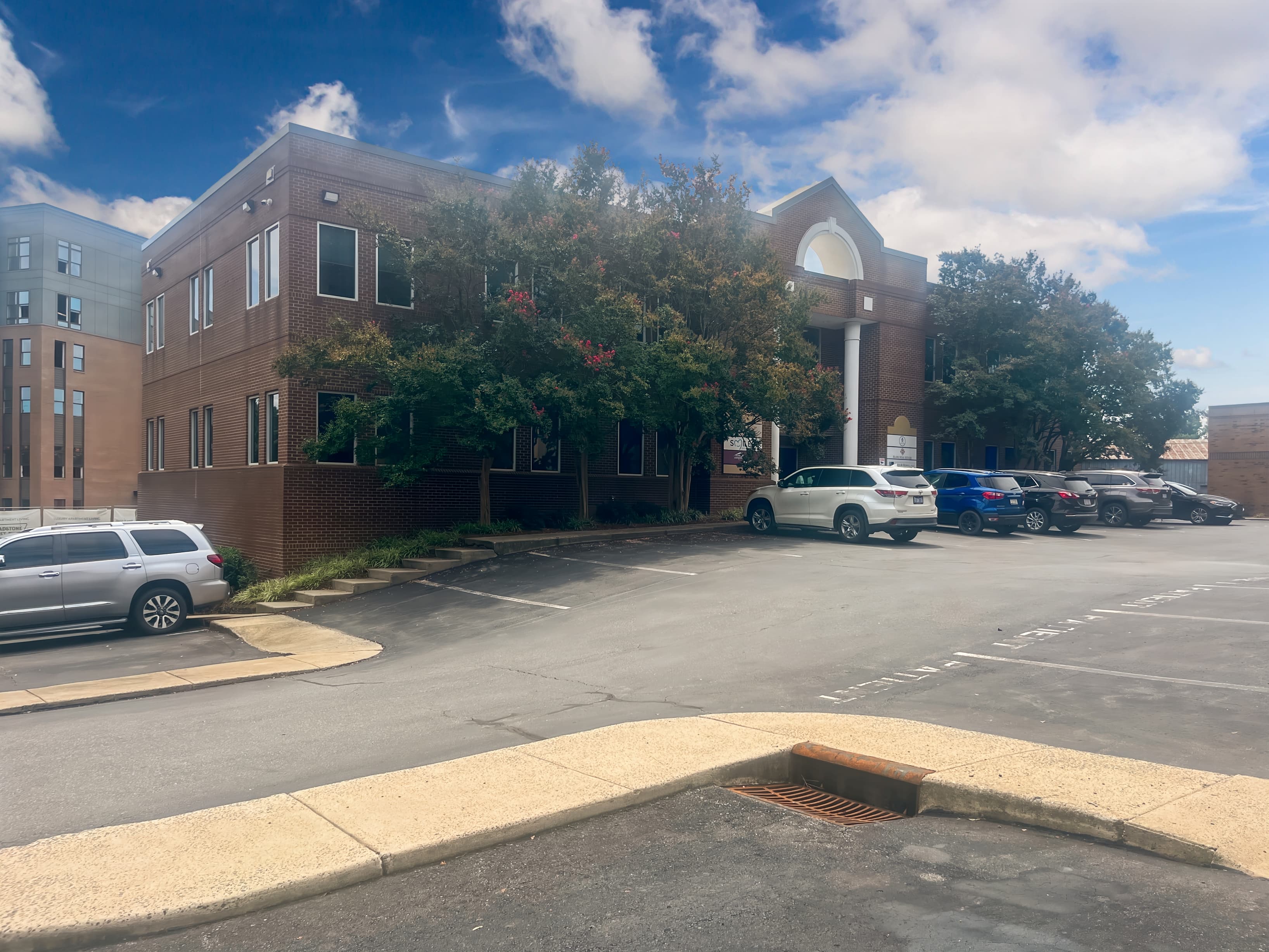 NC, Charlotte - Morehead St image 11 NC, Charlotte - Morehead St image 11