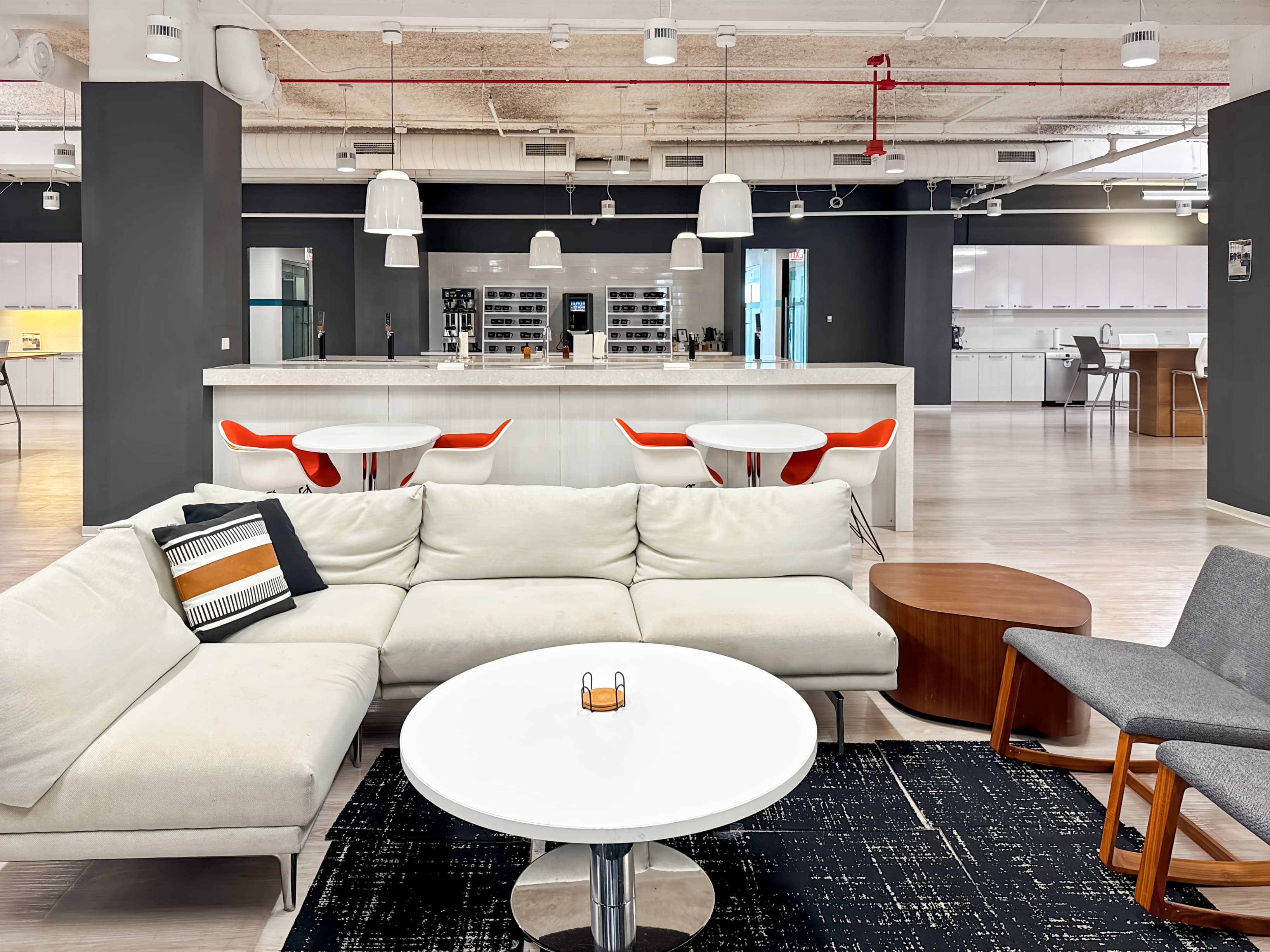 IL, Chicago - 1 N State Street image 1