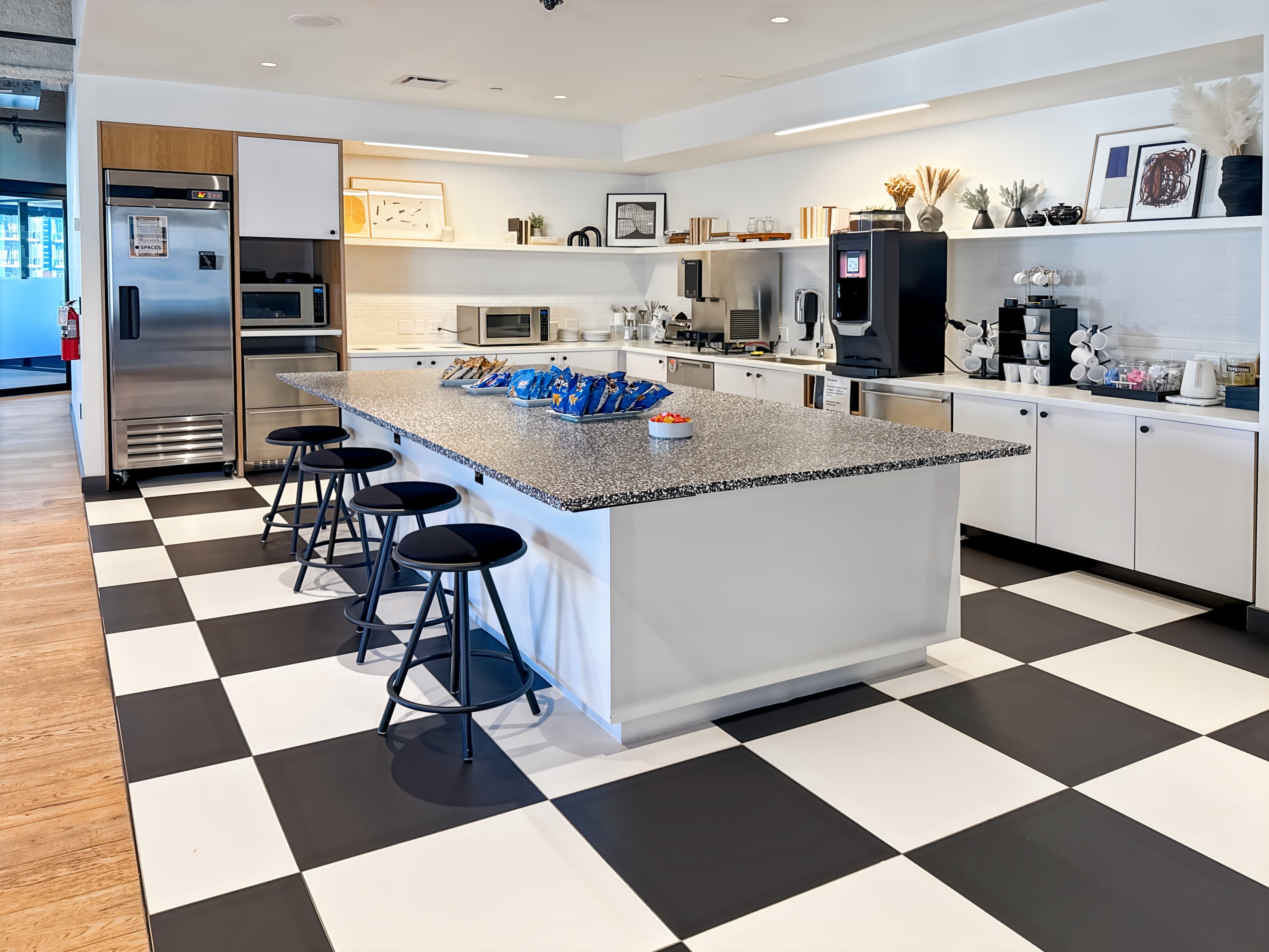 WA, Seattle - 1601 5th Avenue image 3