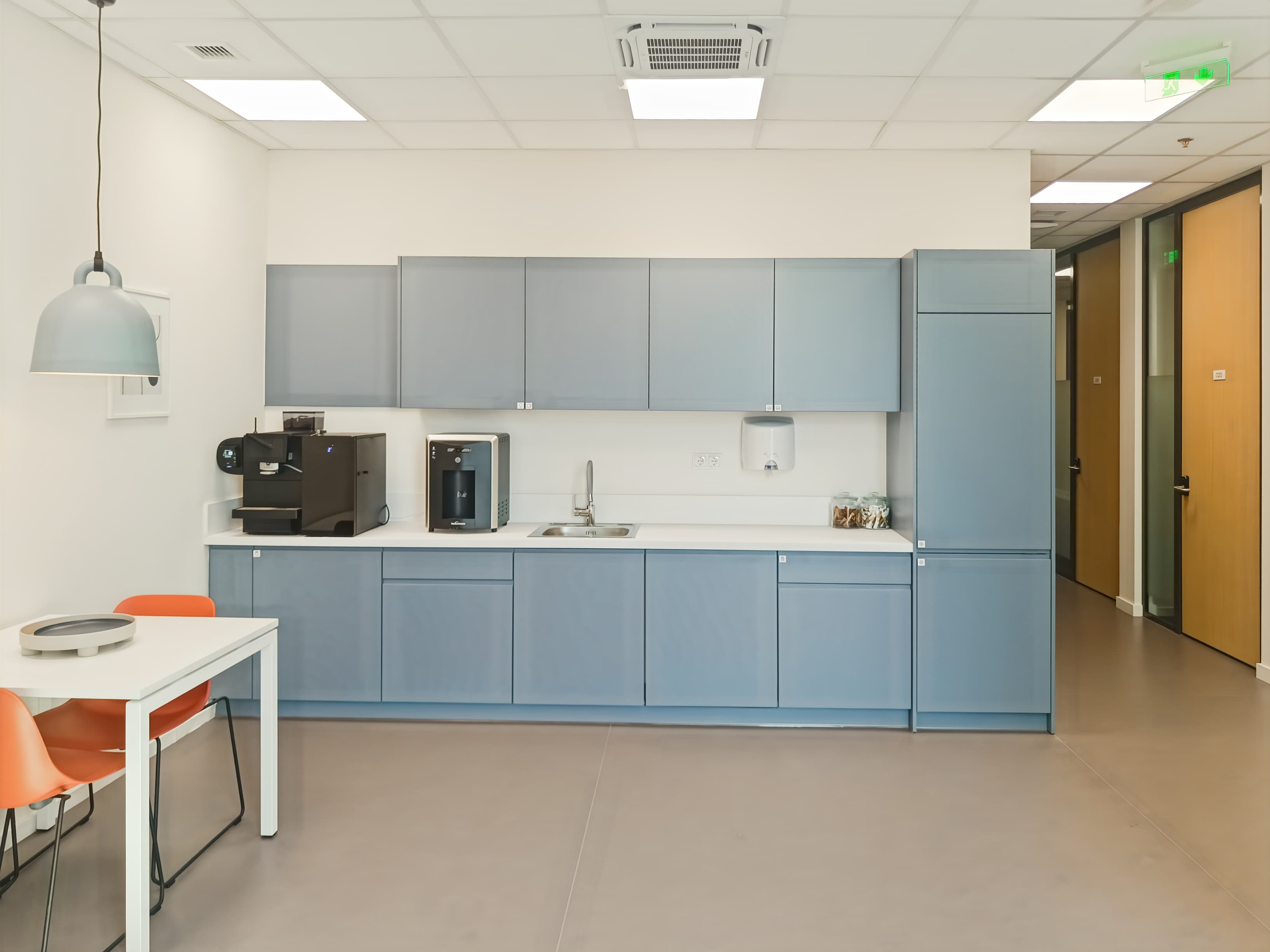 Athens, River West Open image 4 Athens, River West Open image 4