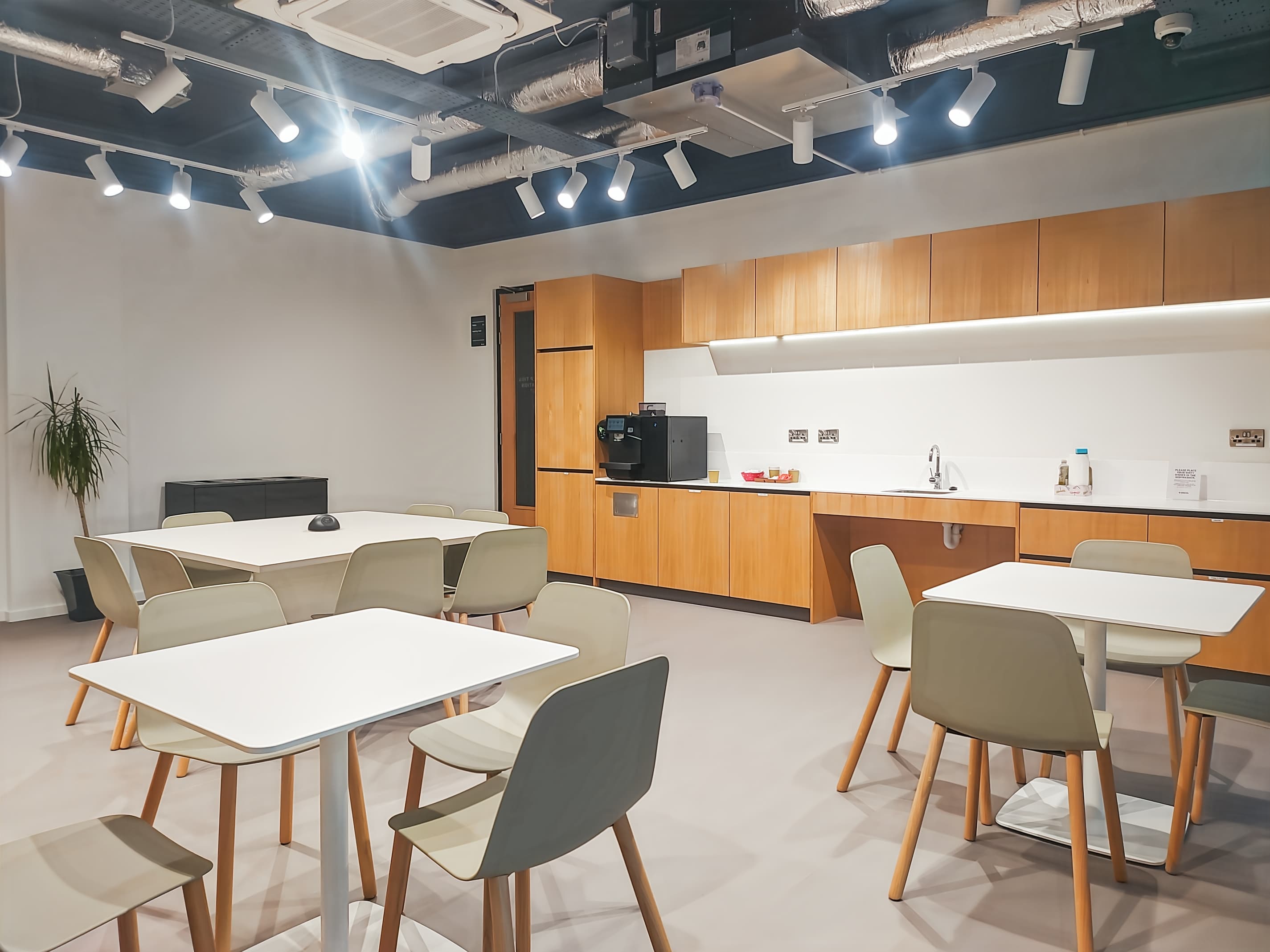 Limerick, City East Plaza image 5