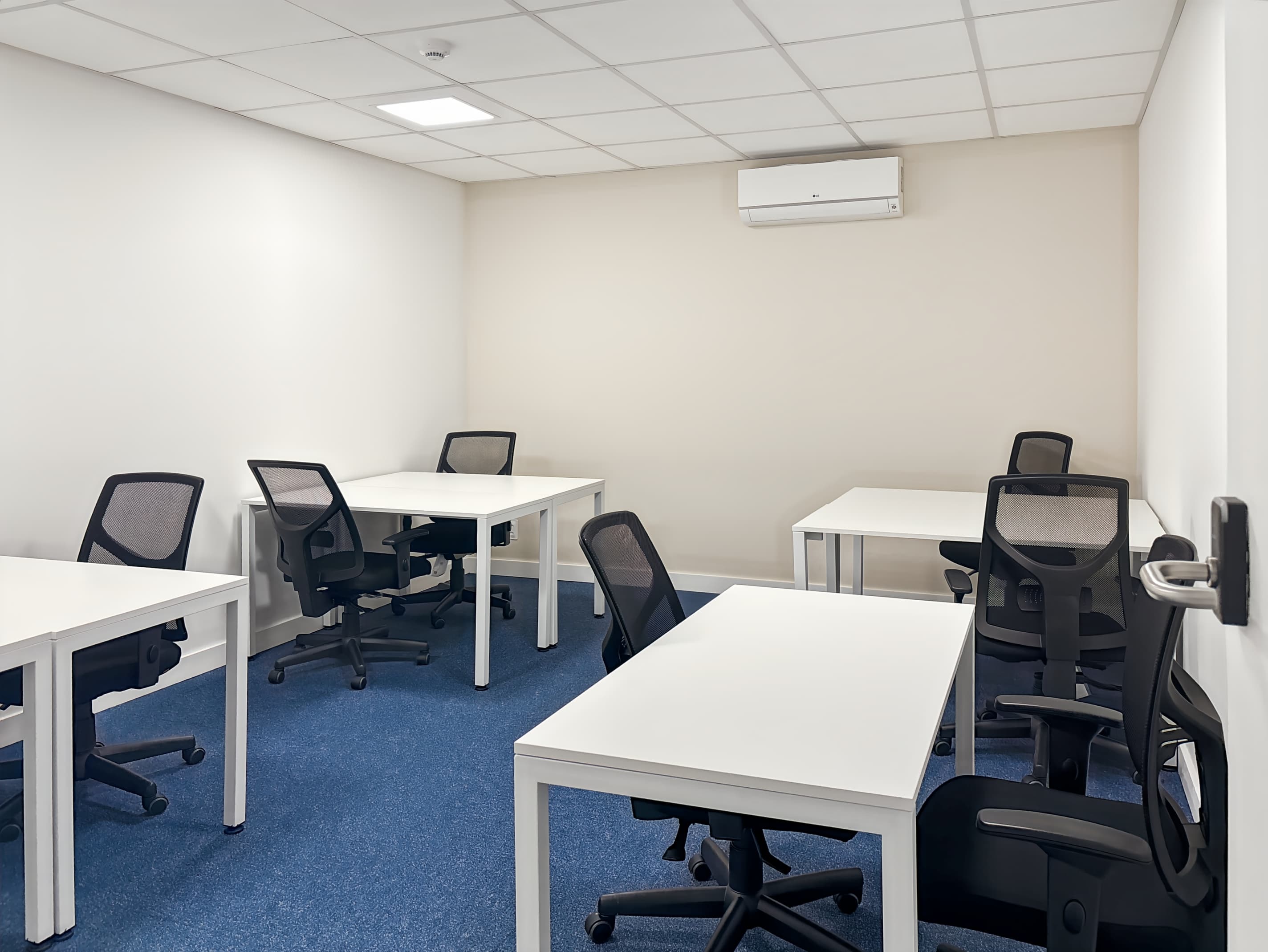 Salvador, Tropical Center image 13