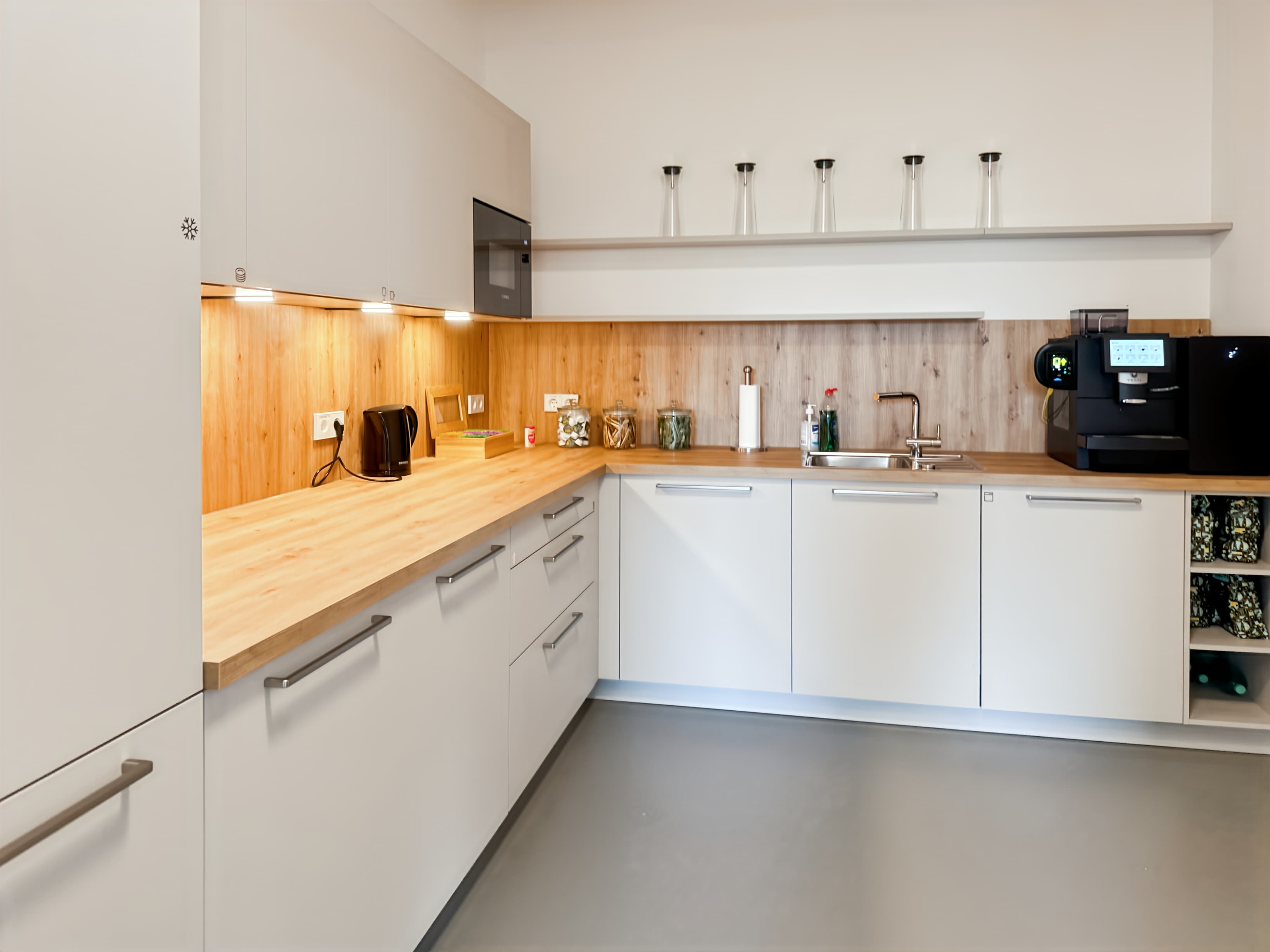 METZINGEN, Friedrich-Henning Straße image 9