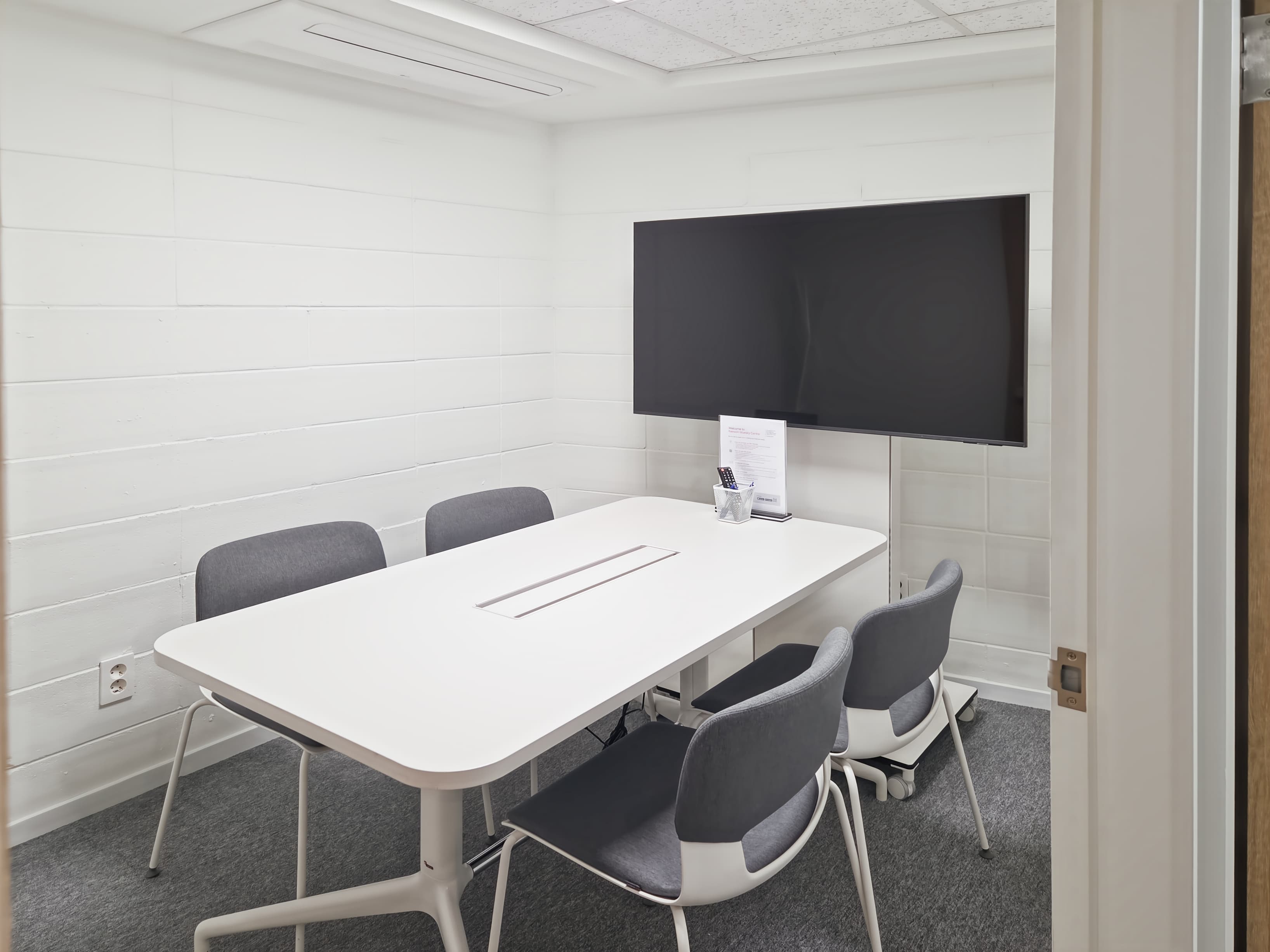 Seoul, Itaewon Bluesky image 4 Seoul, Itaewon Bluesky image 4