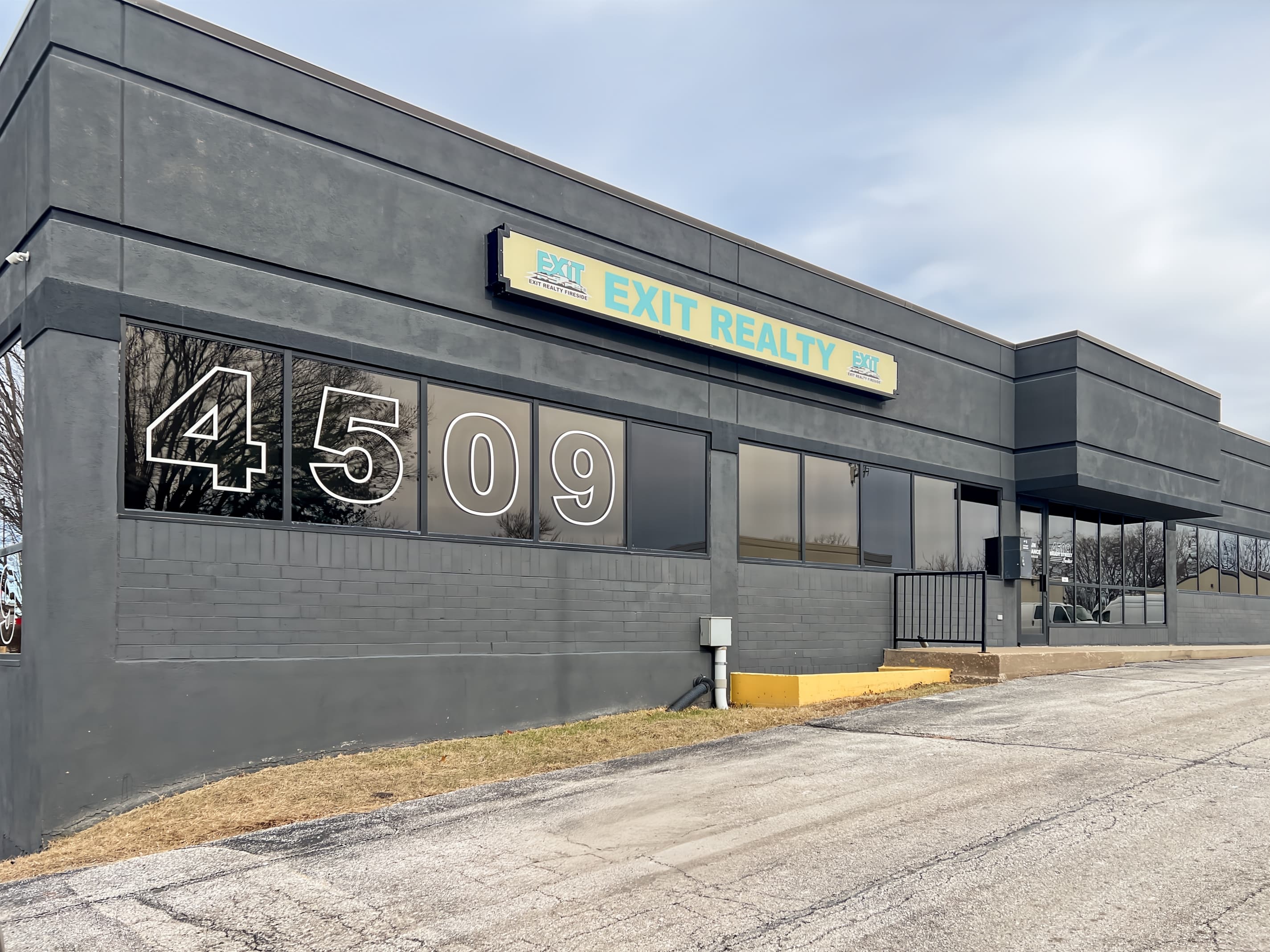 IA, Davenport - N Brady St image 7