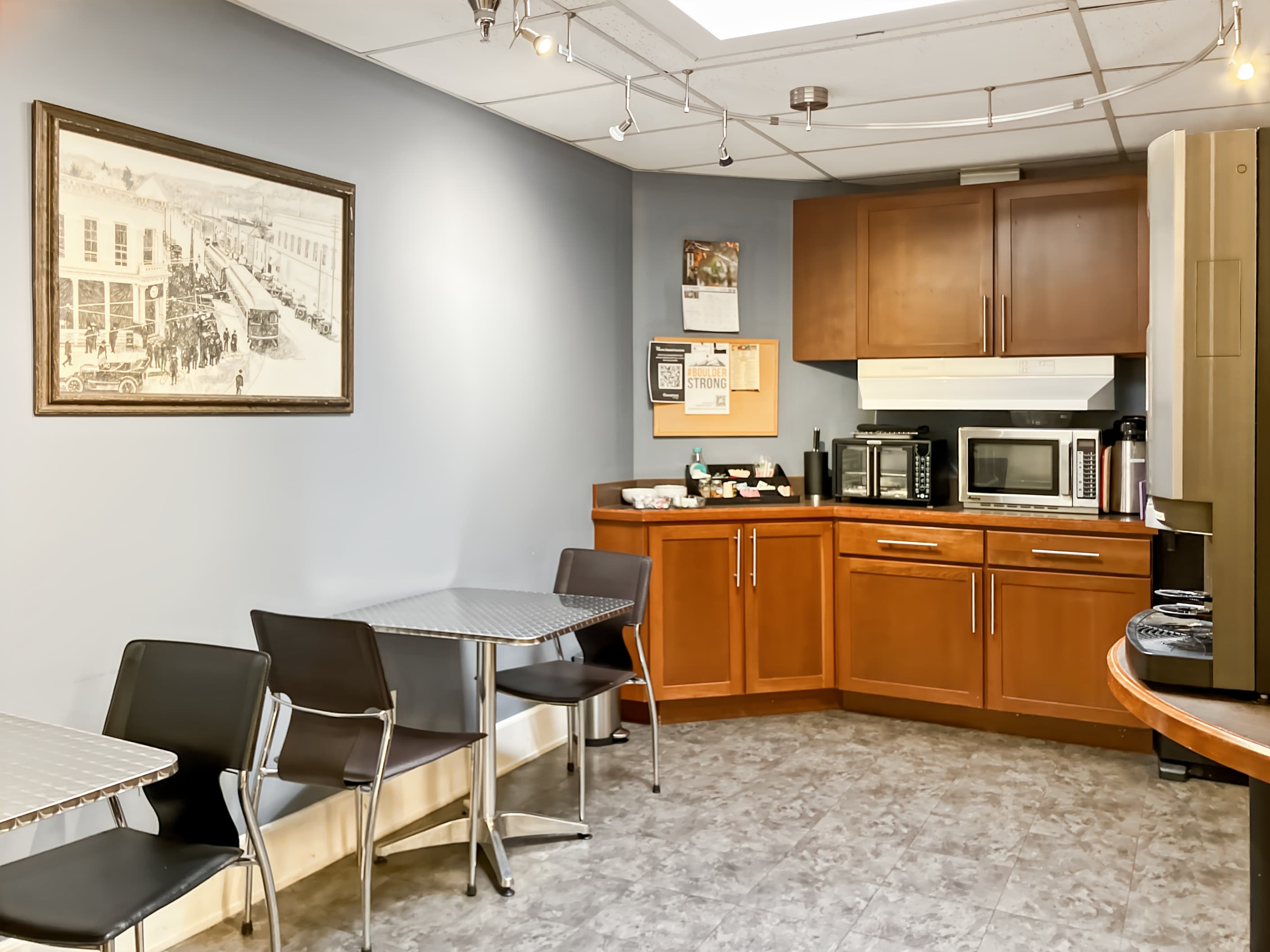 CO, Boulder - Pearl St. image 6