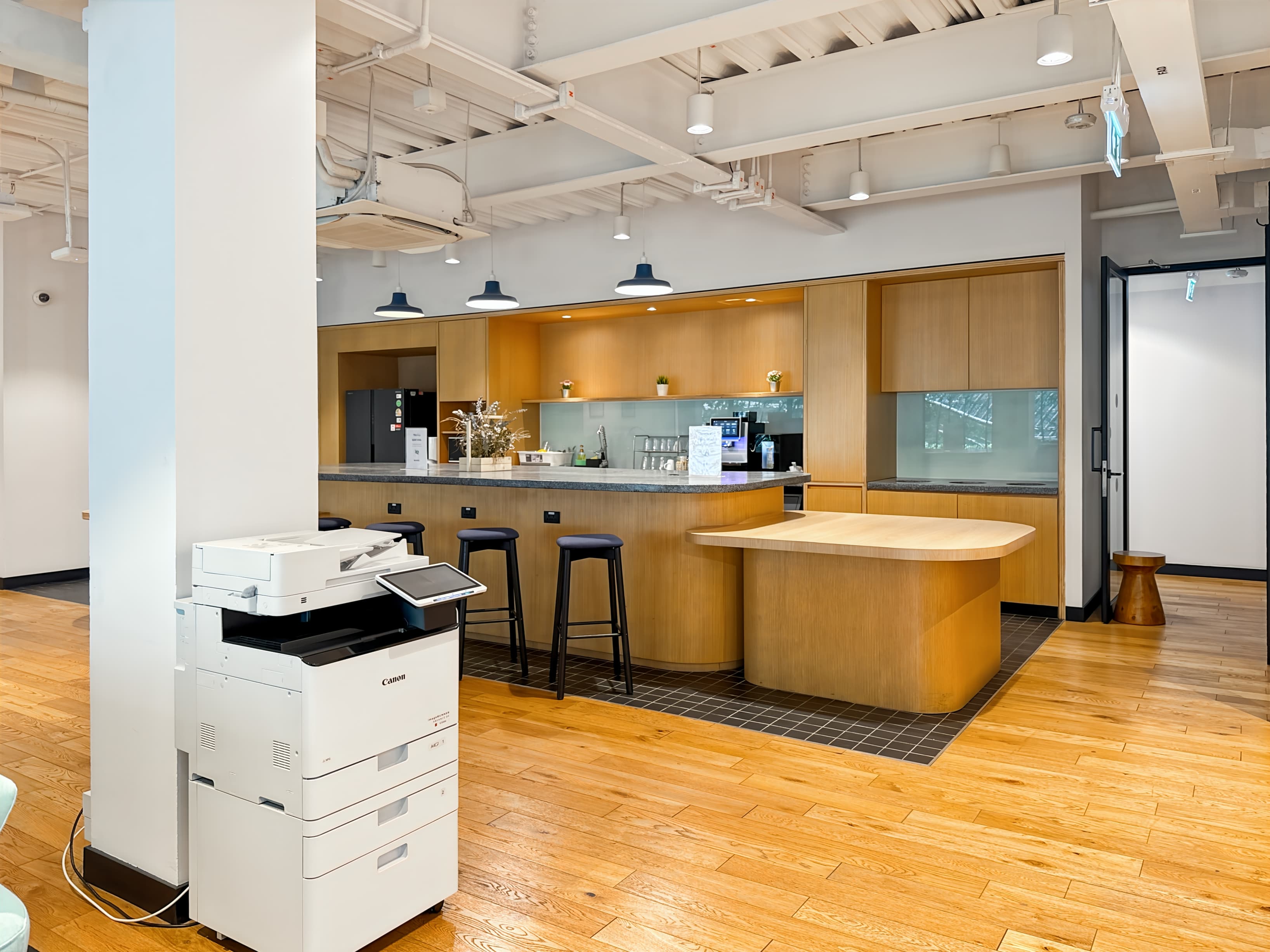 Bangkok, Suthi Building image 12