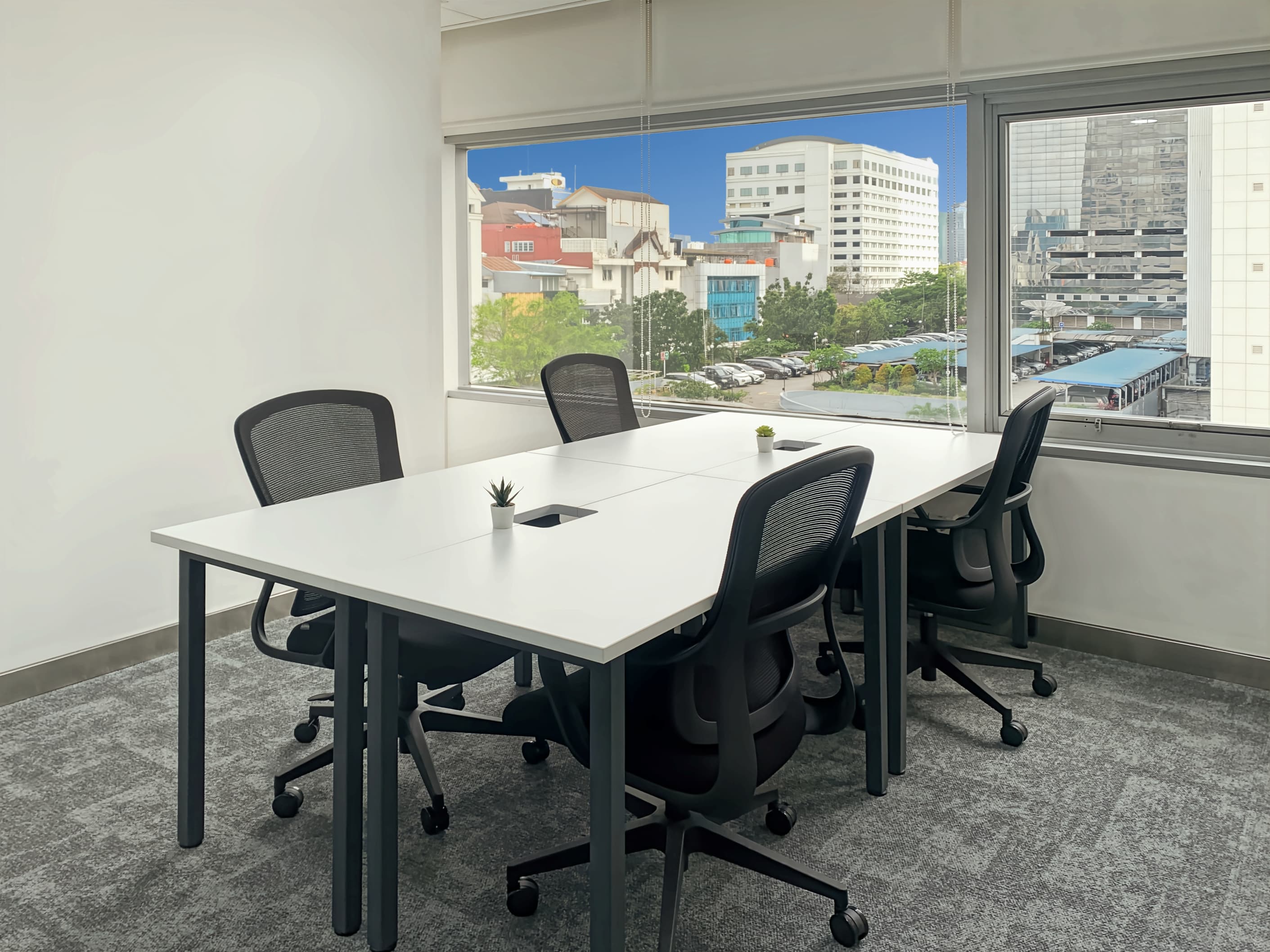 Jakarta , Regus Sinarmas Land Plaza Tower 1 image 10