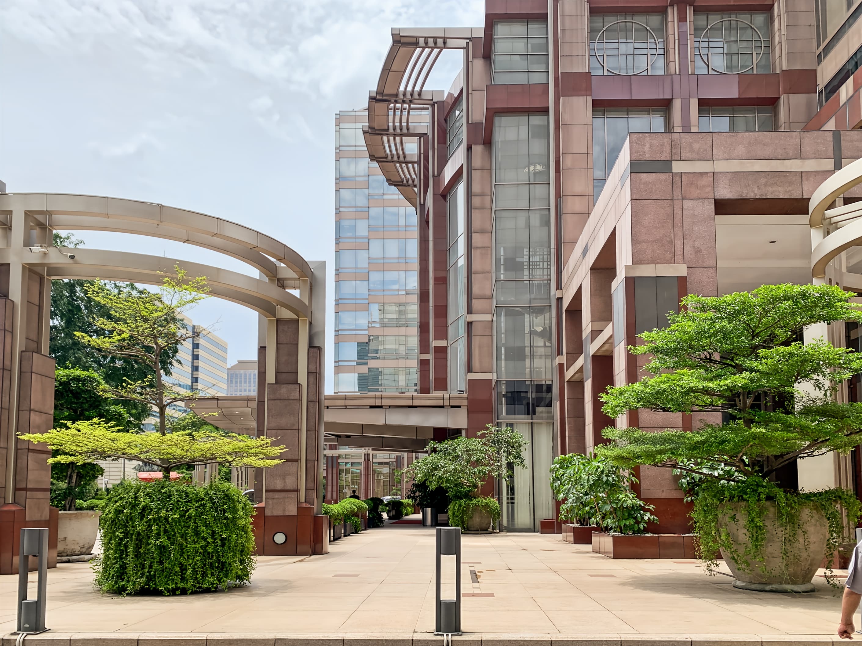 Jakarta , Regus Sinarmas Land Plaza Tower 1 image 11