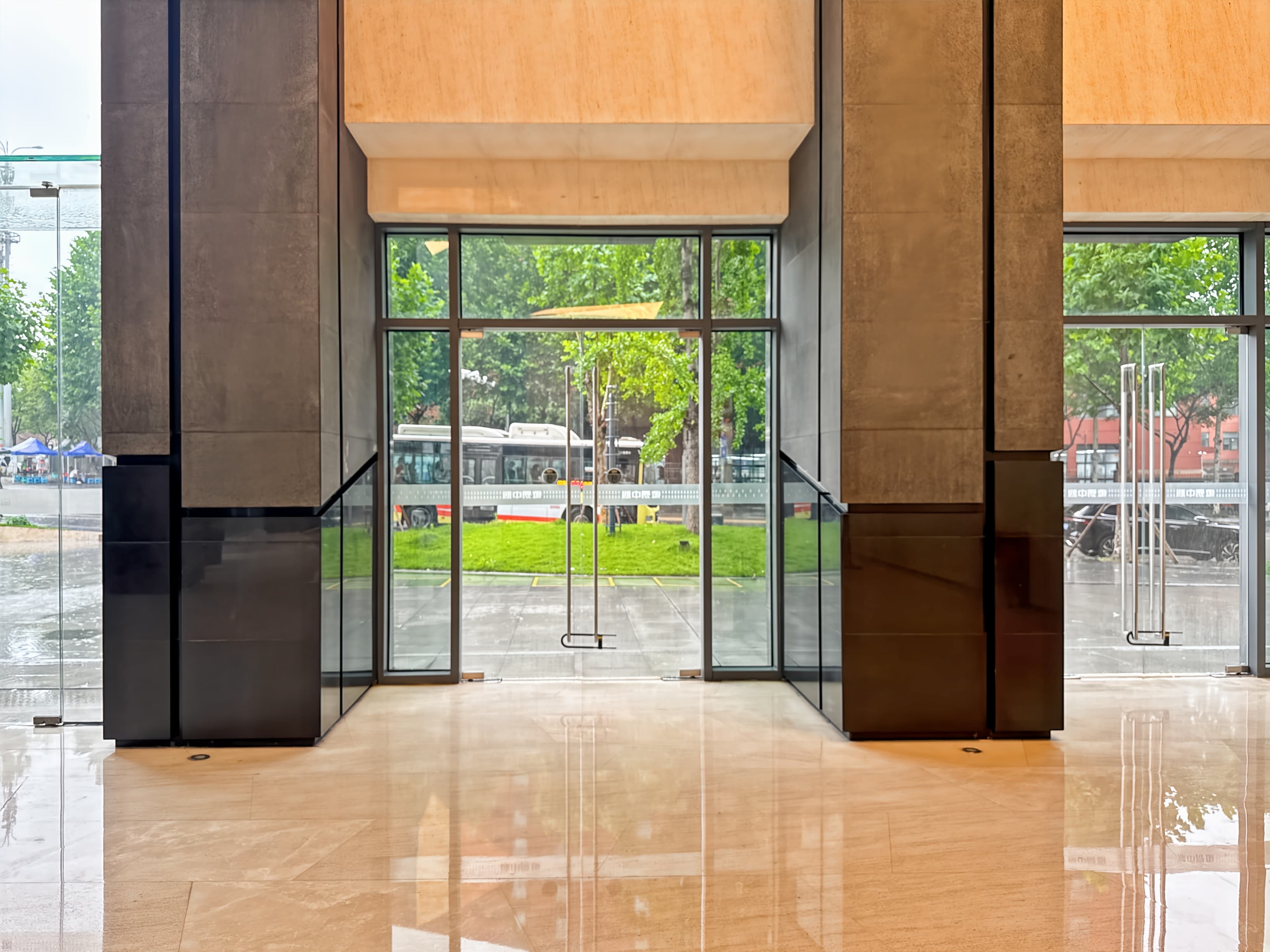 Chongqing, Weiyi Center image 7