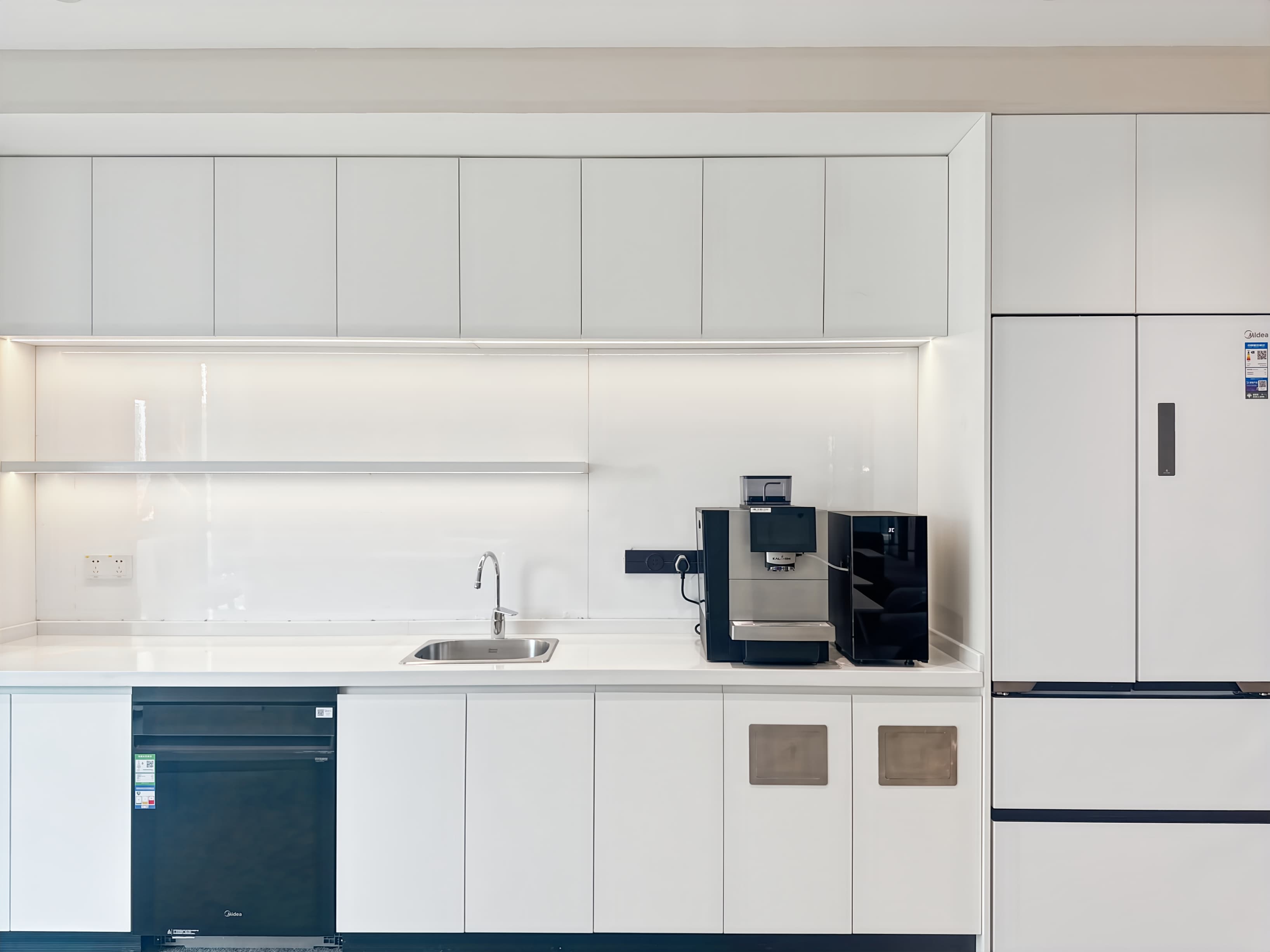 Chongqing, Weiyi Center image 1