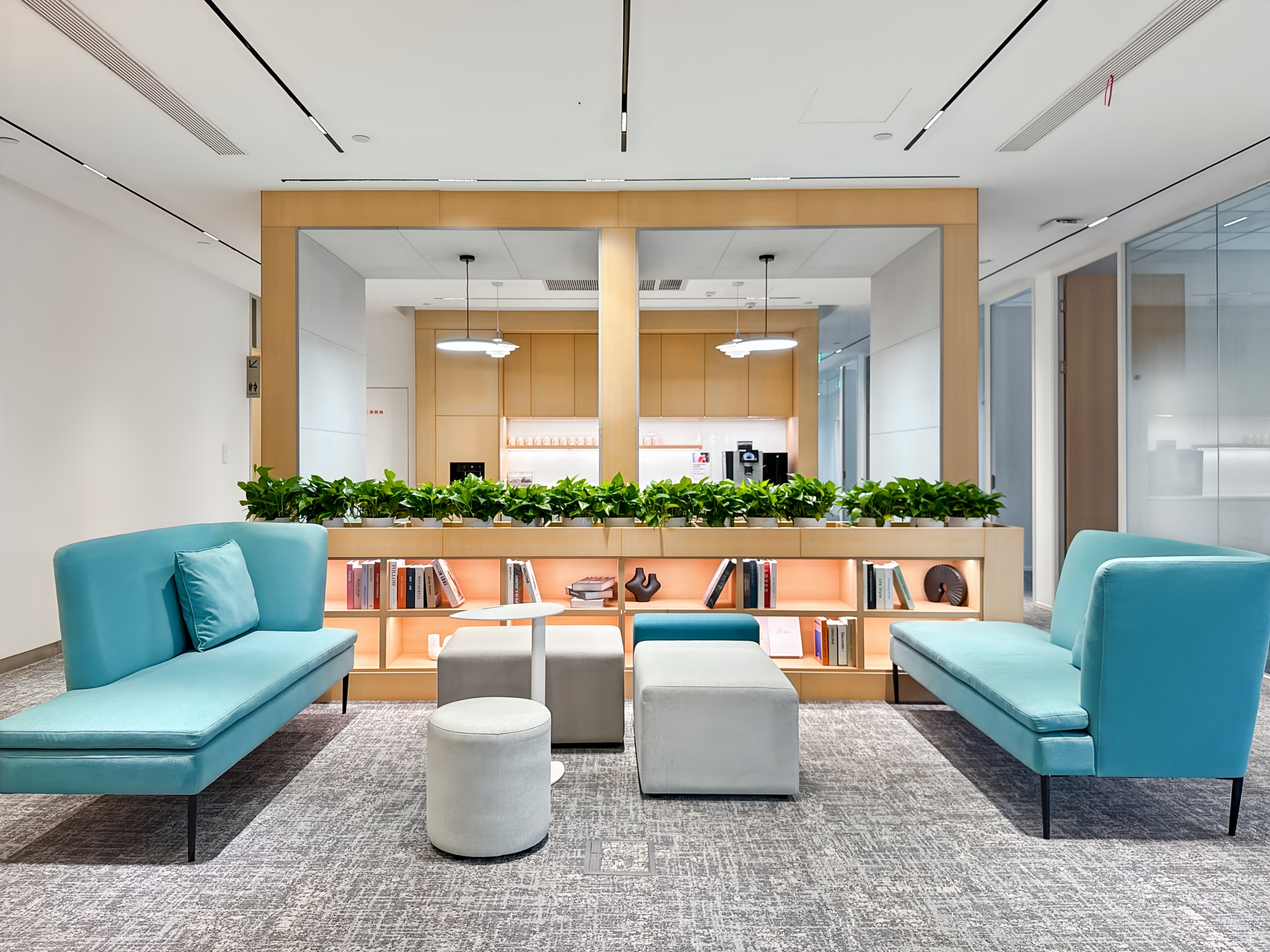 Shanghai, Hongqiao Vanke Center image 5 Shanghai, Hongqiao Vanke Center image 5