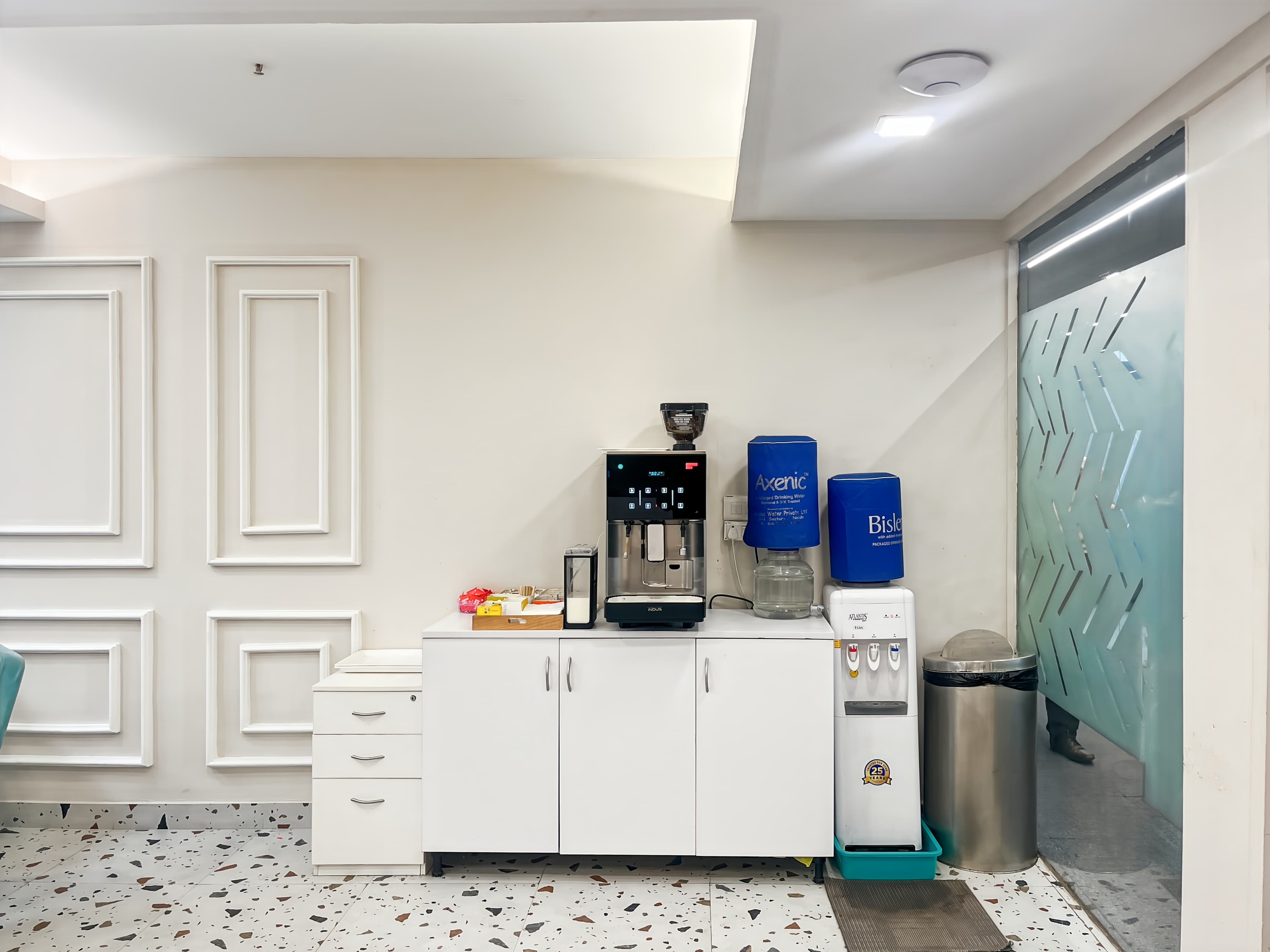 Noida, Aykon Tower image 5