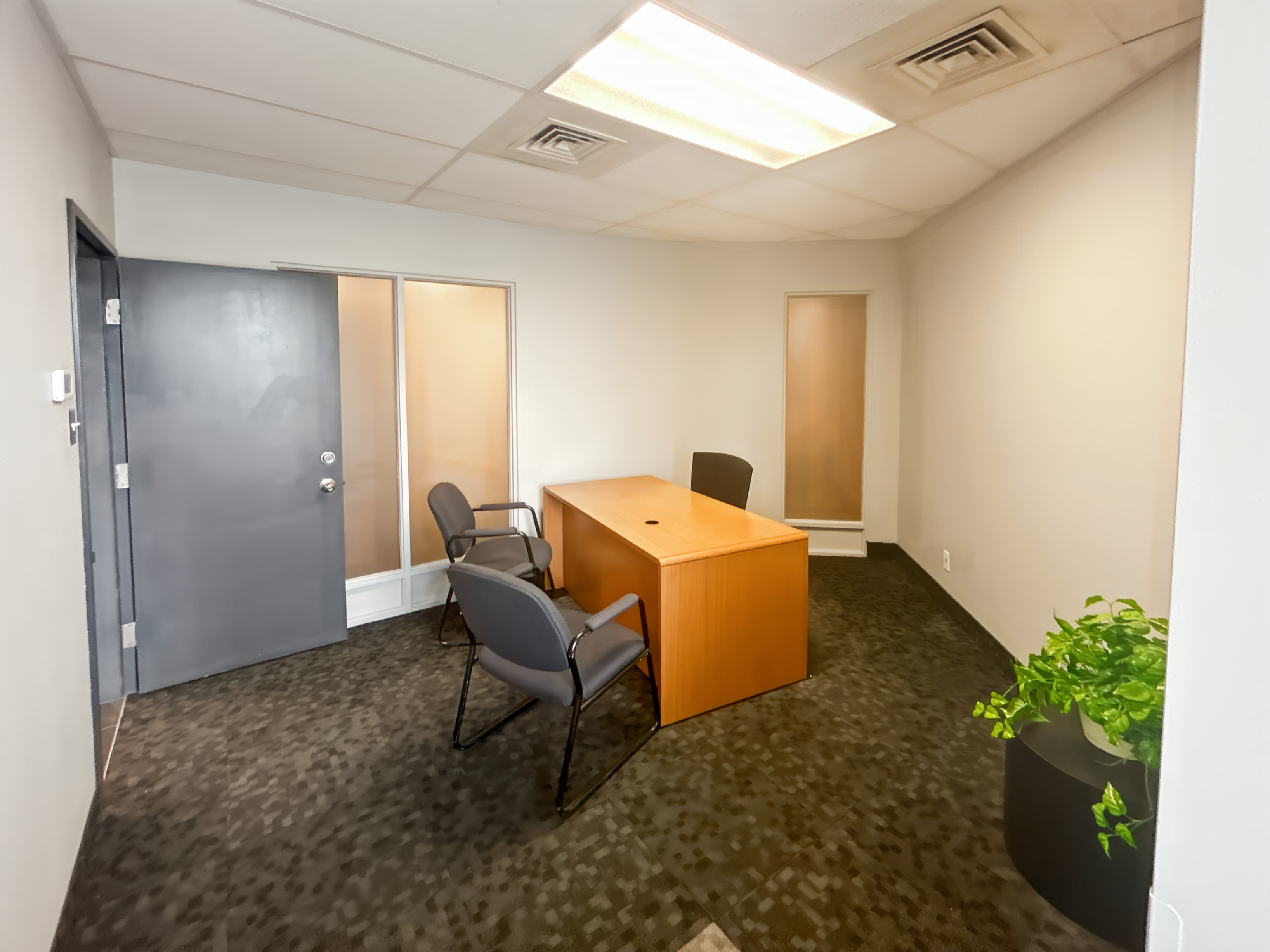 QC, Ste-Foy - Ave Des Hotels image 1