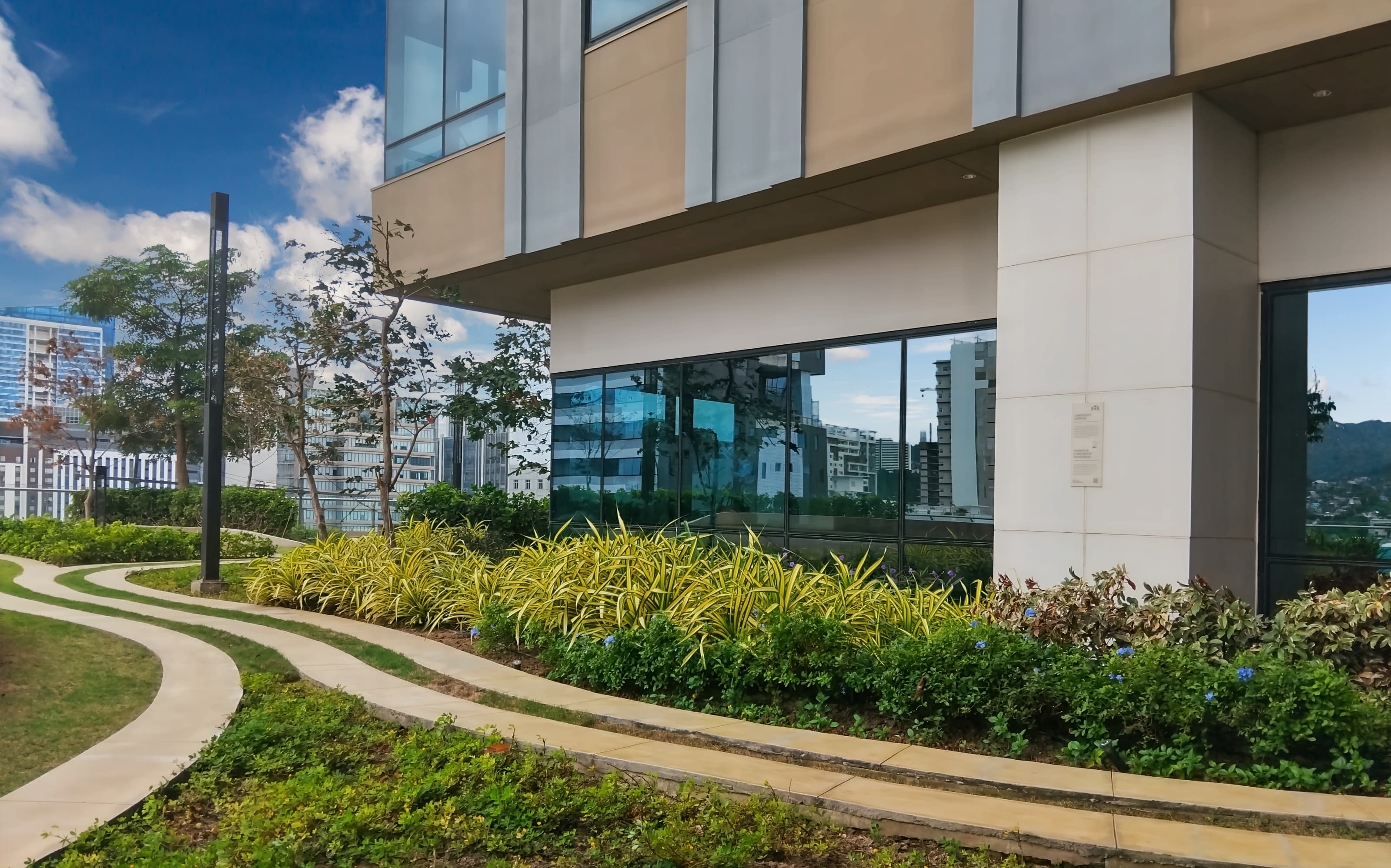 HQ Cebu Exchange Tower image 3