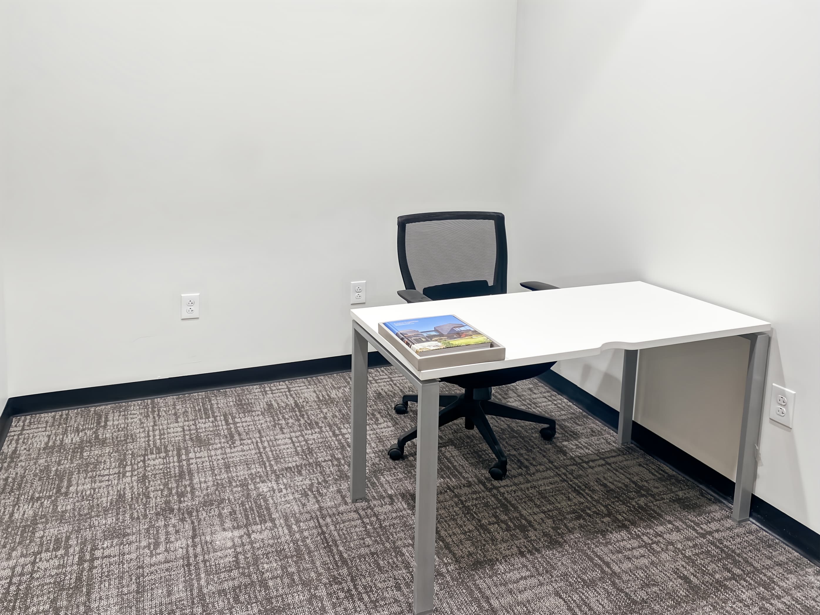 OH, Shaker Heights - Chagrin Blvd image 4