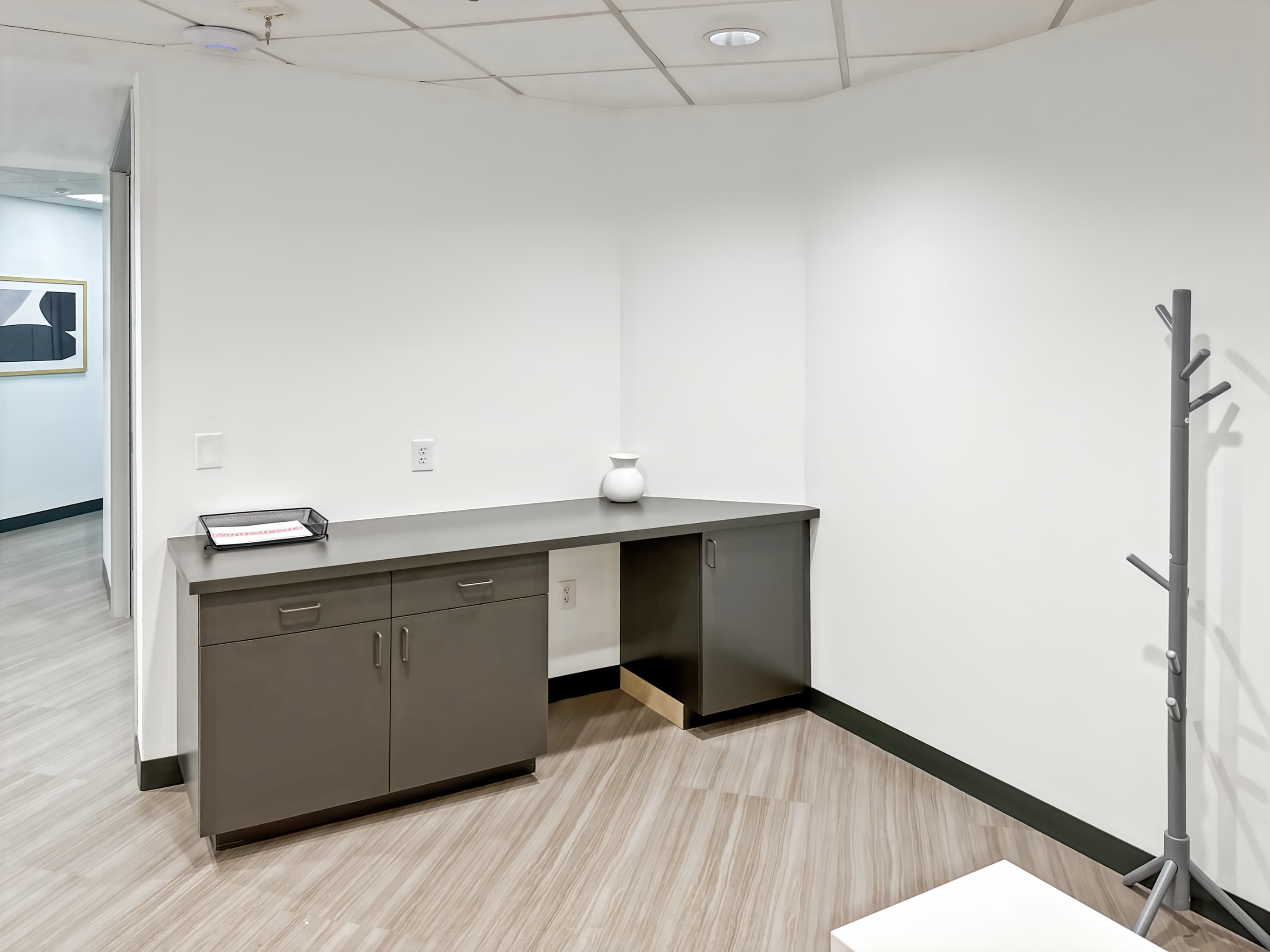 AZ, Phoenix - Clarendon image 2