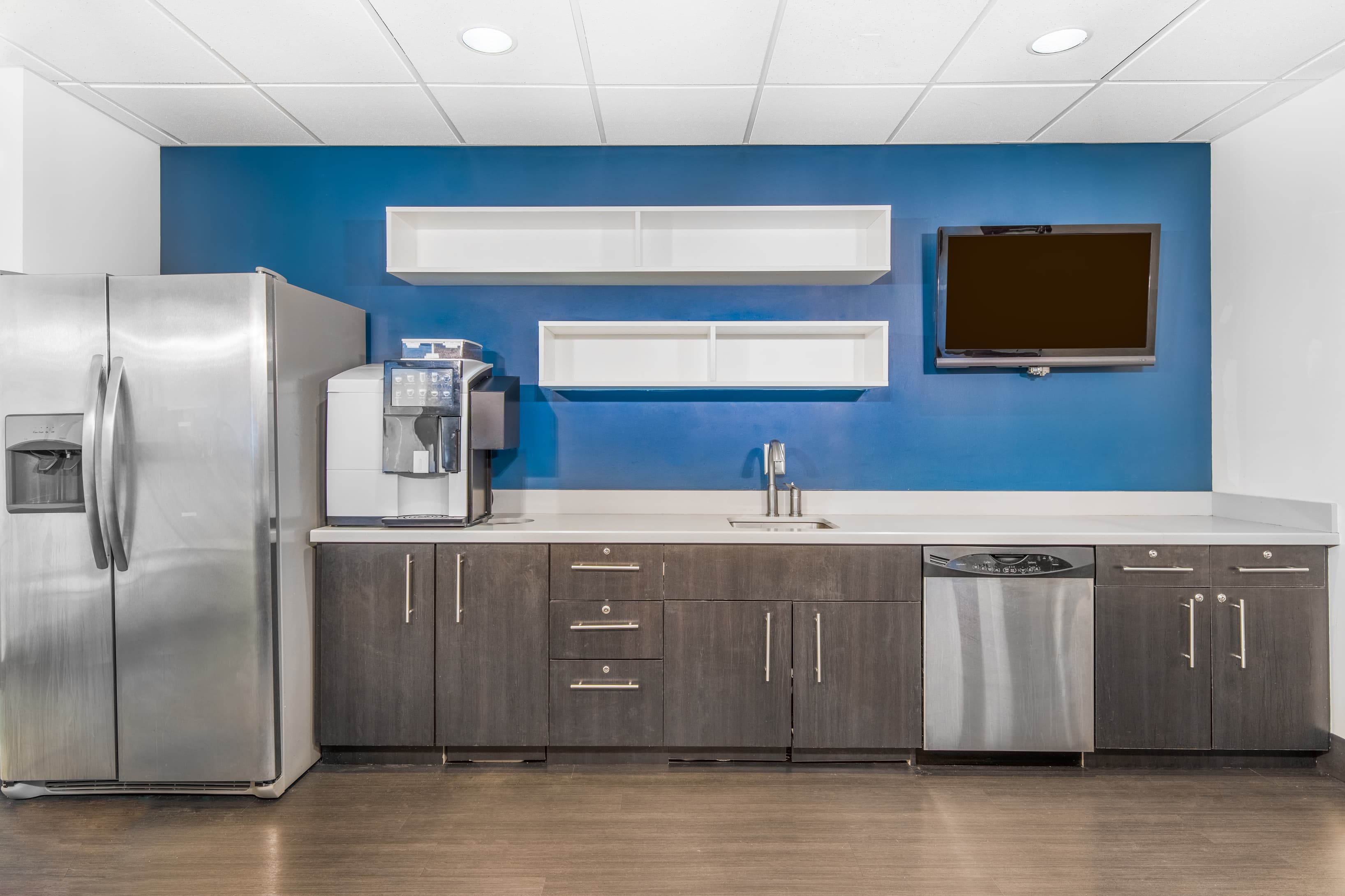 TN, Memphis - Clark Tower (HQ) image 2