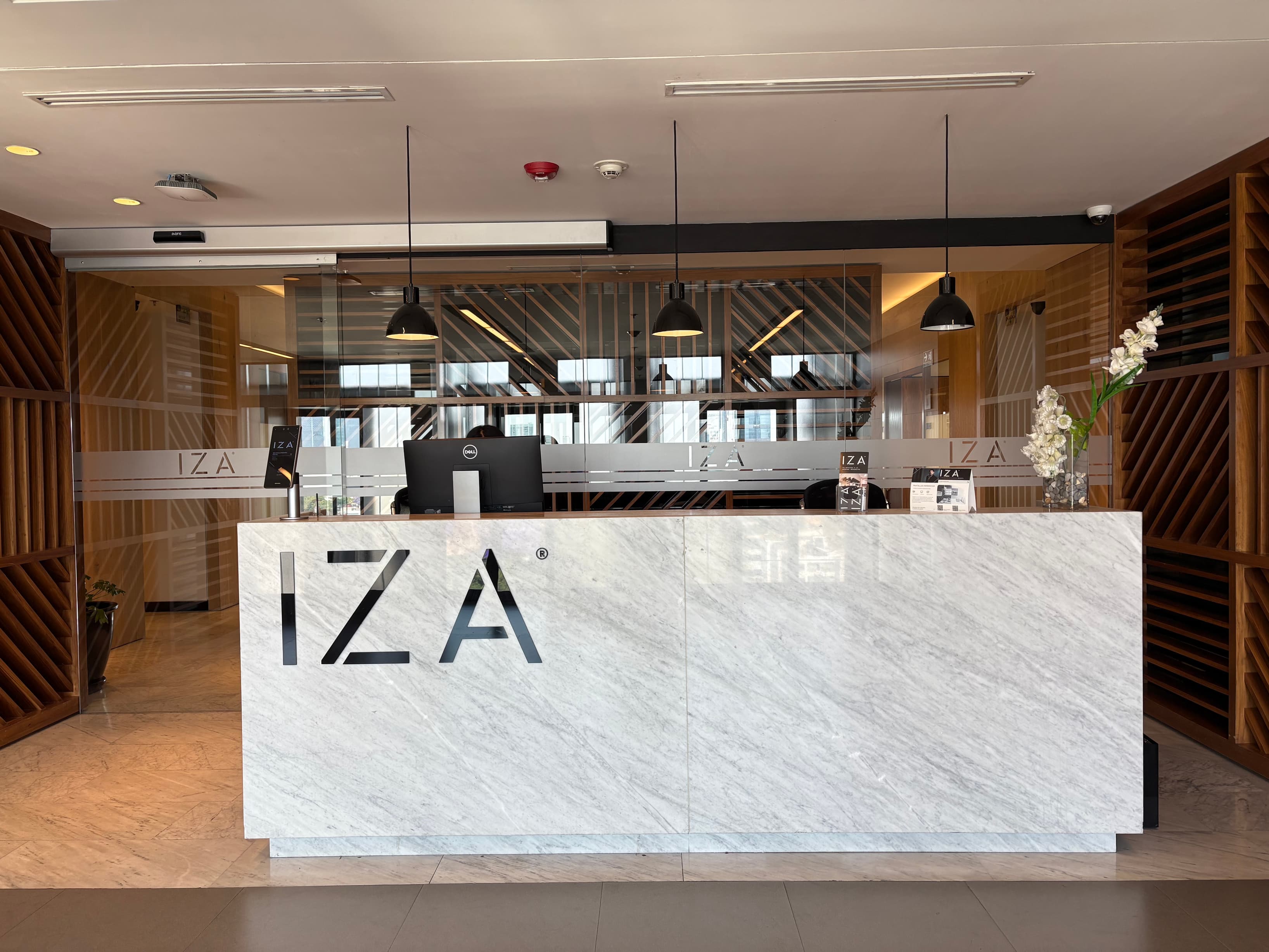 Learn about memberships designed for professionals who need access to IZA locations in Mexico.