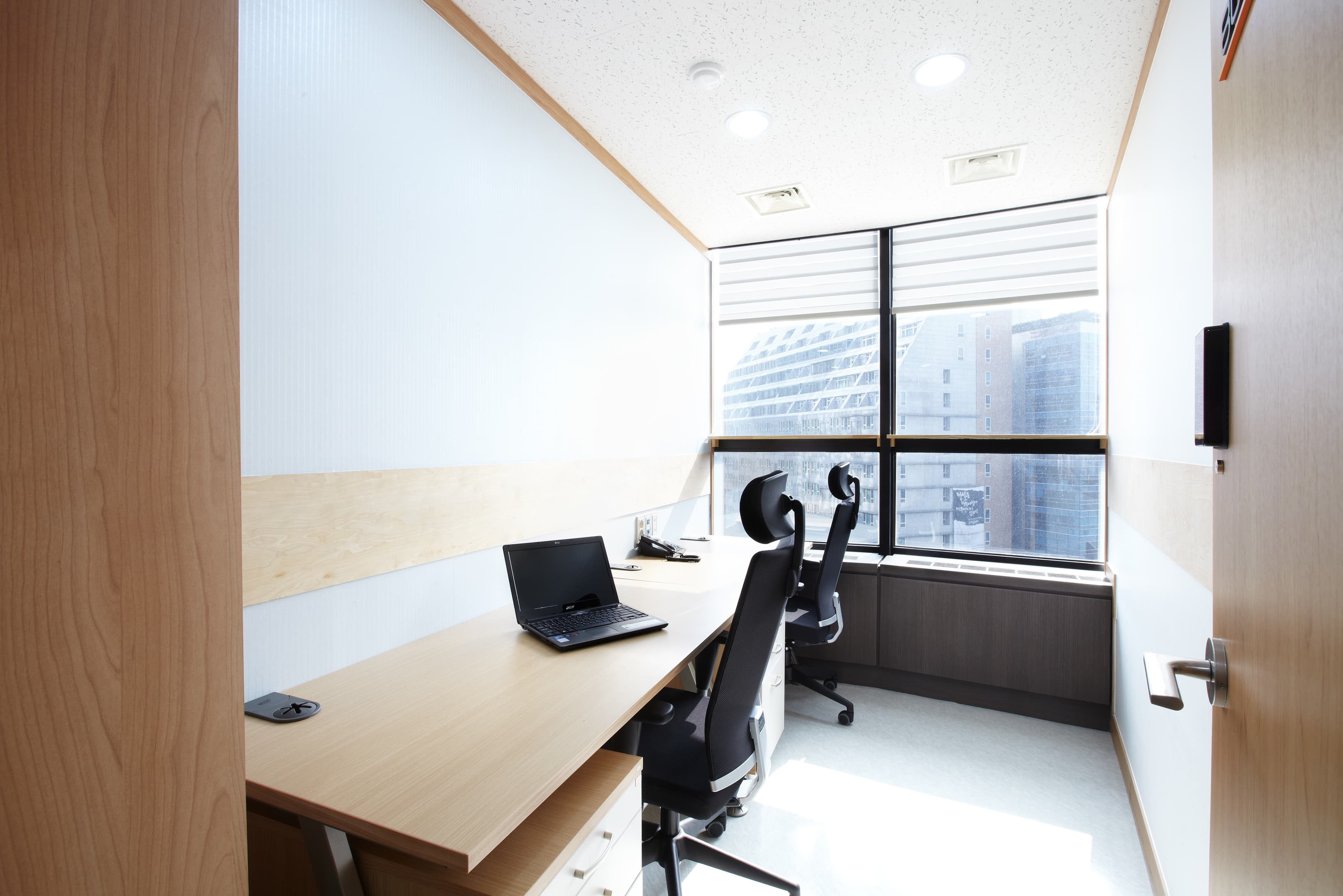 Private office for 2 people Private office for 2 people