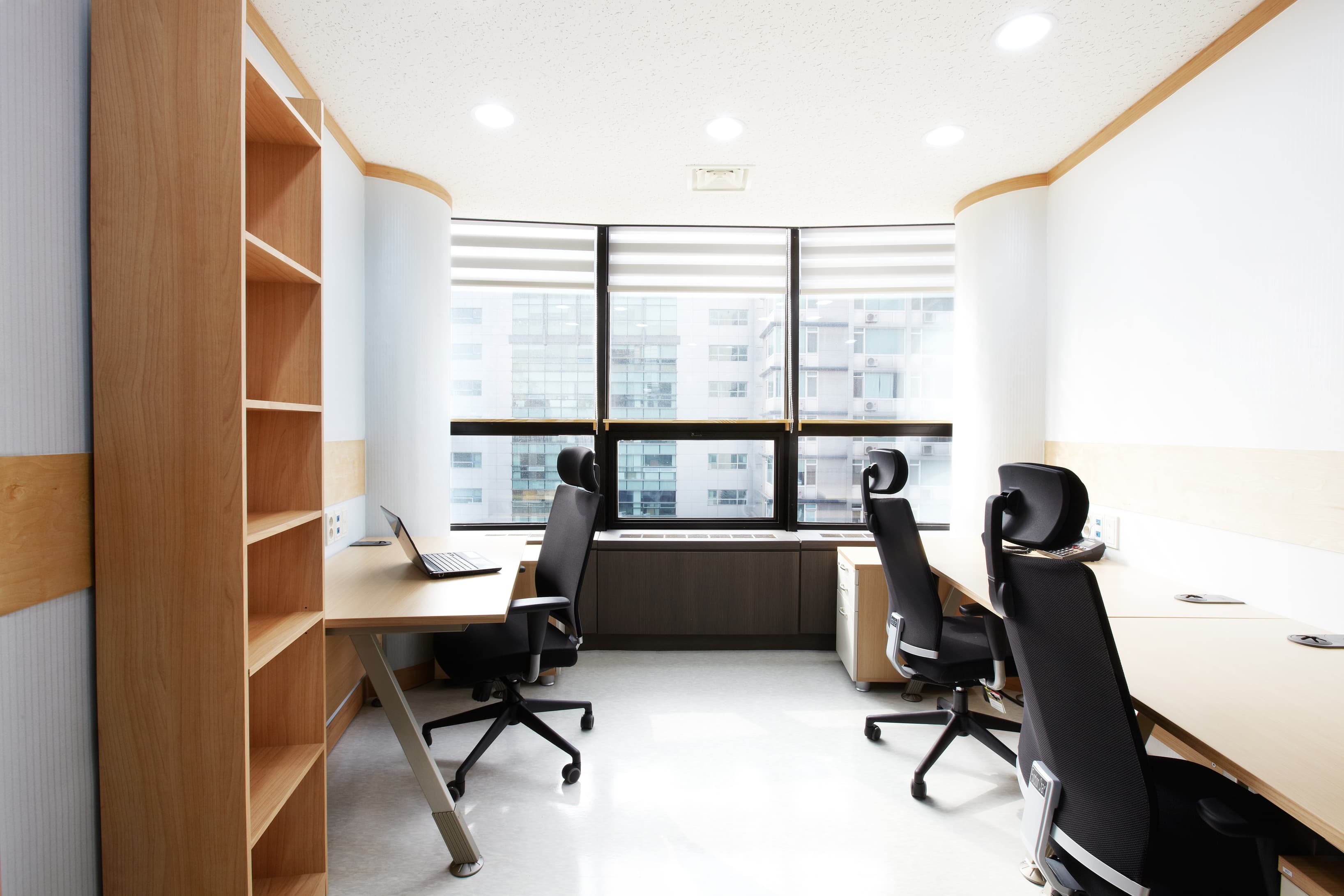 Private office for 3 people Private office for 3 people