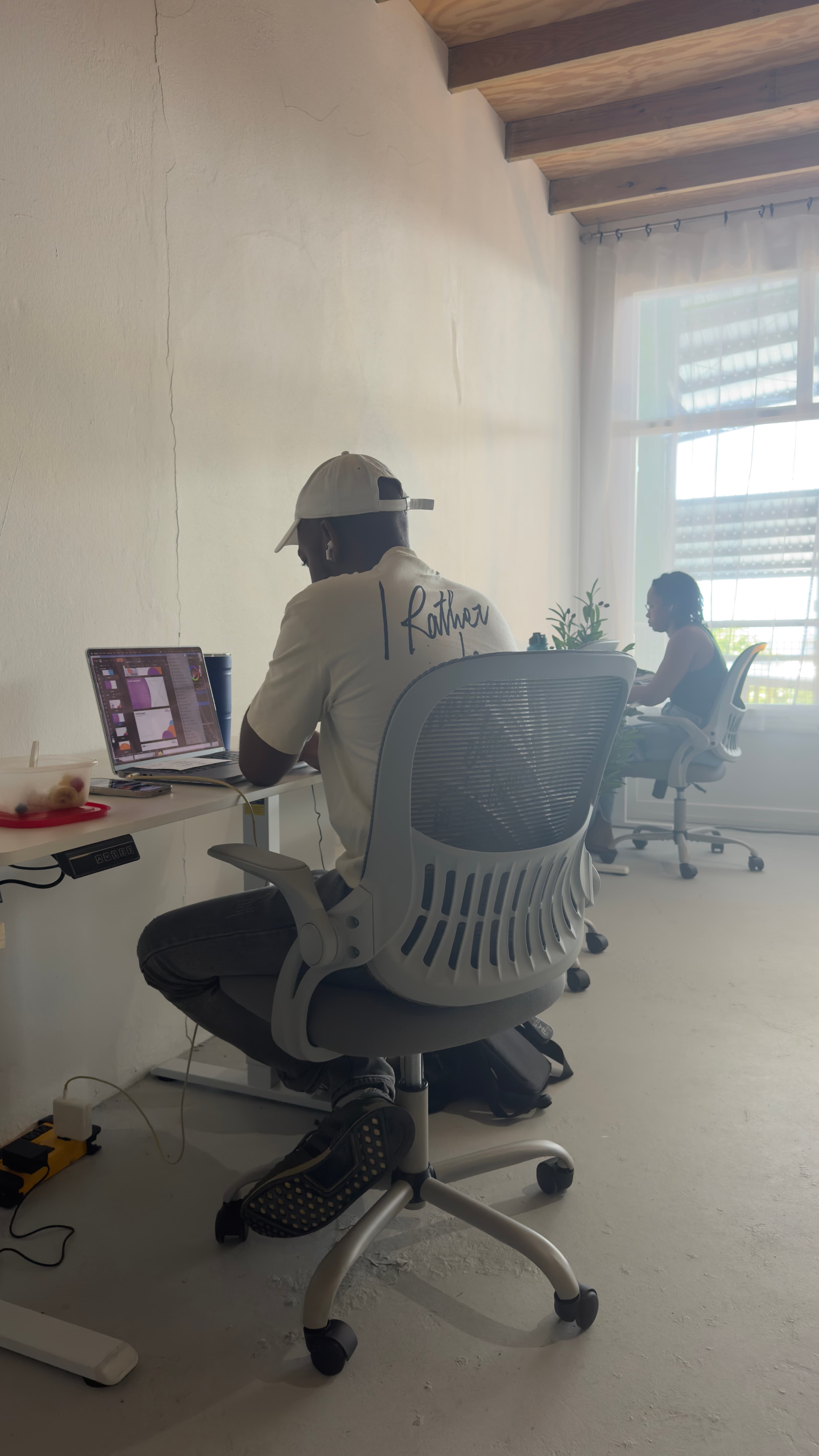 Sitting or standing desks