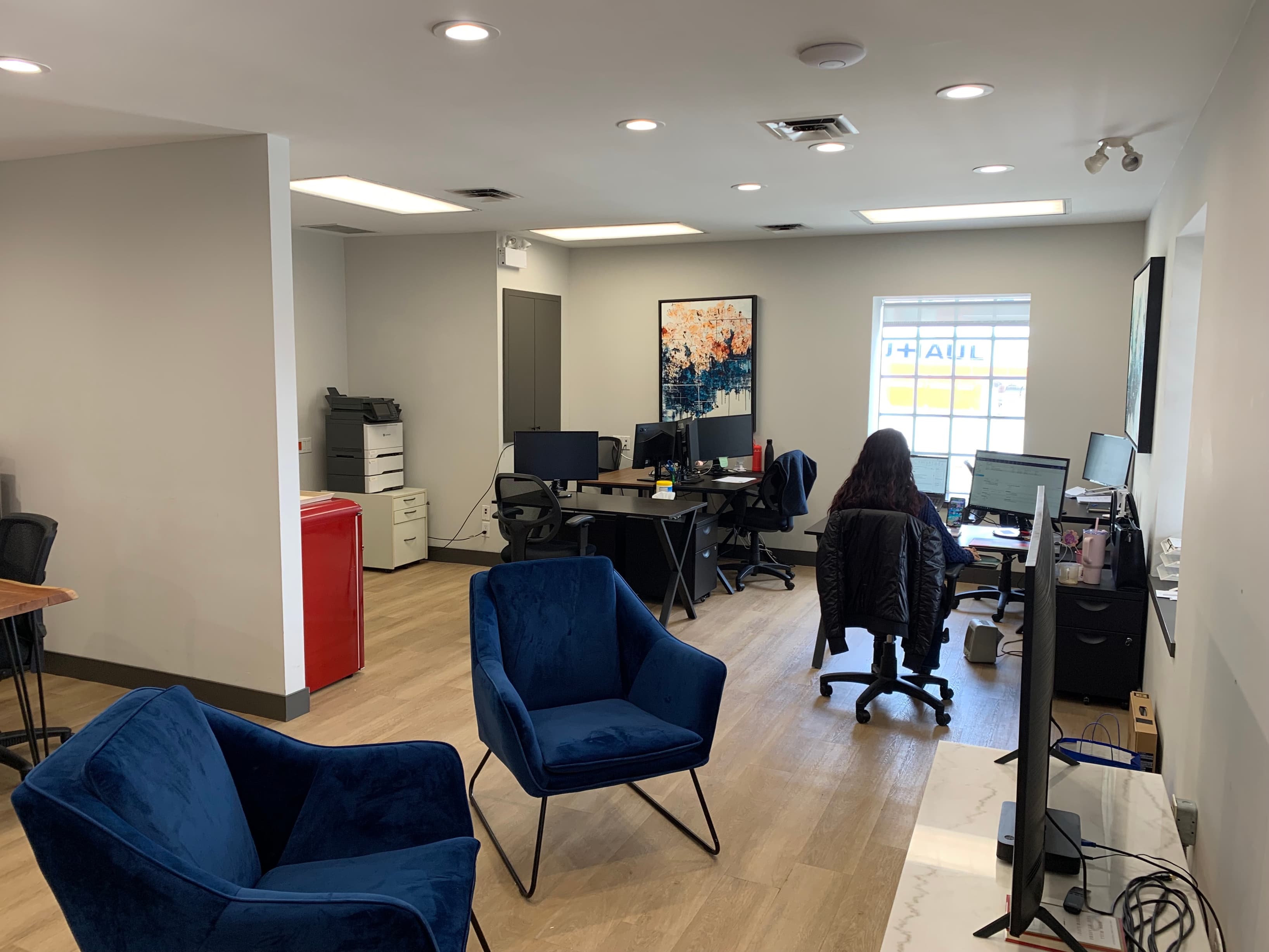 7-10 person office