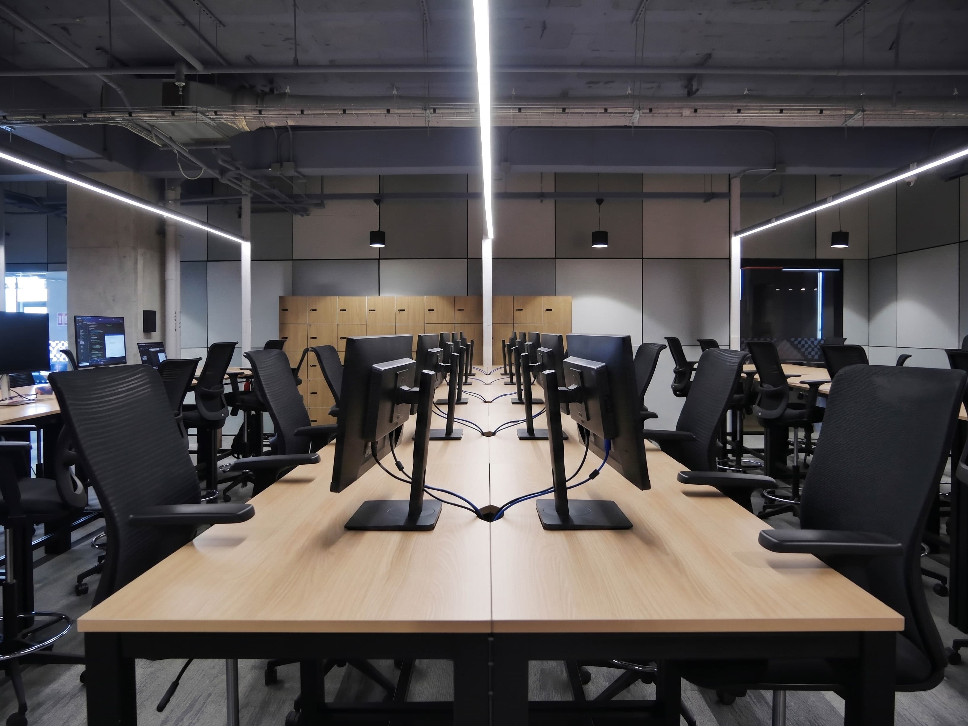 Área de Hot Desks Área de Hot Desks