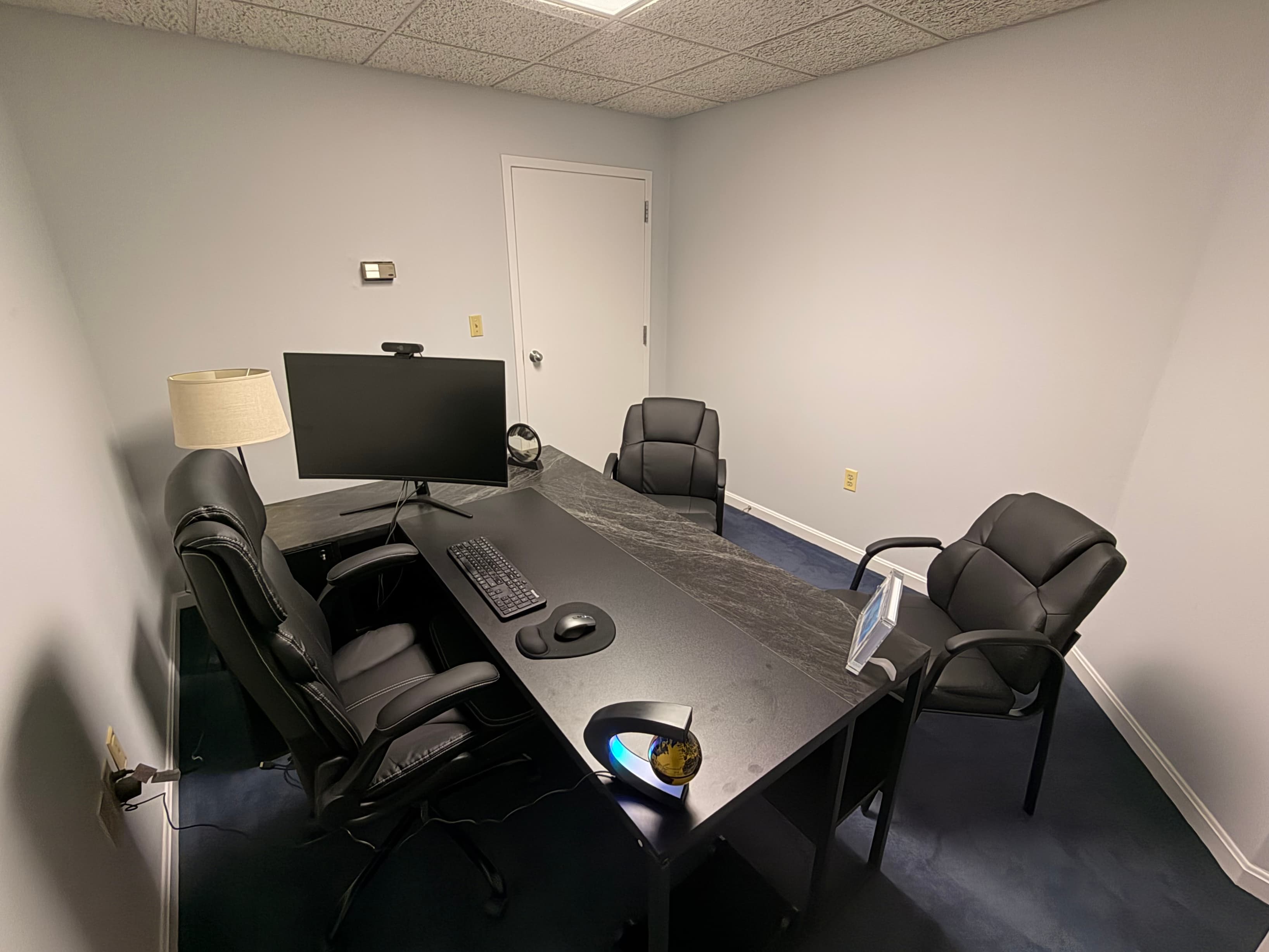 Executive Office in a private office 2 Executive Office in a private office 2