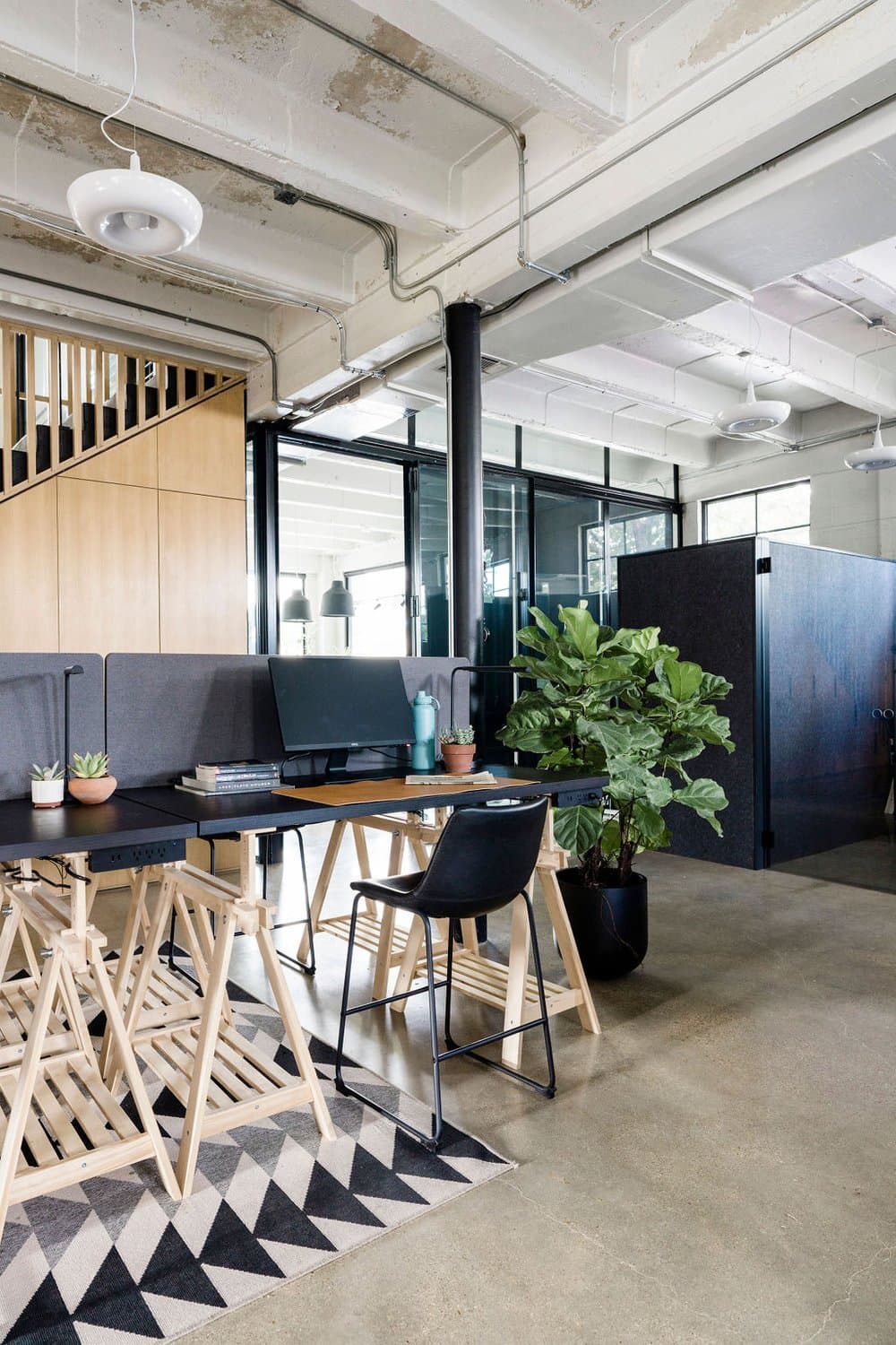 Dedicated high desk