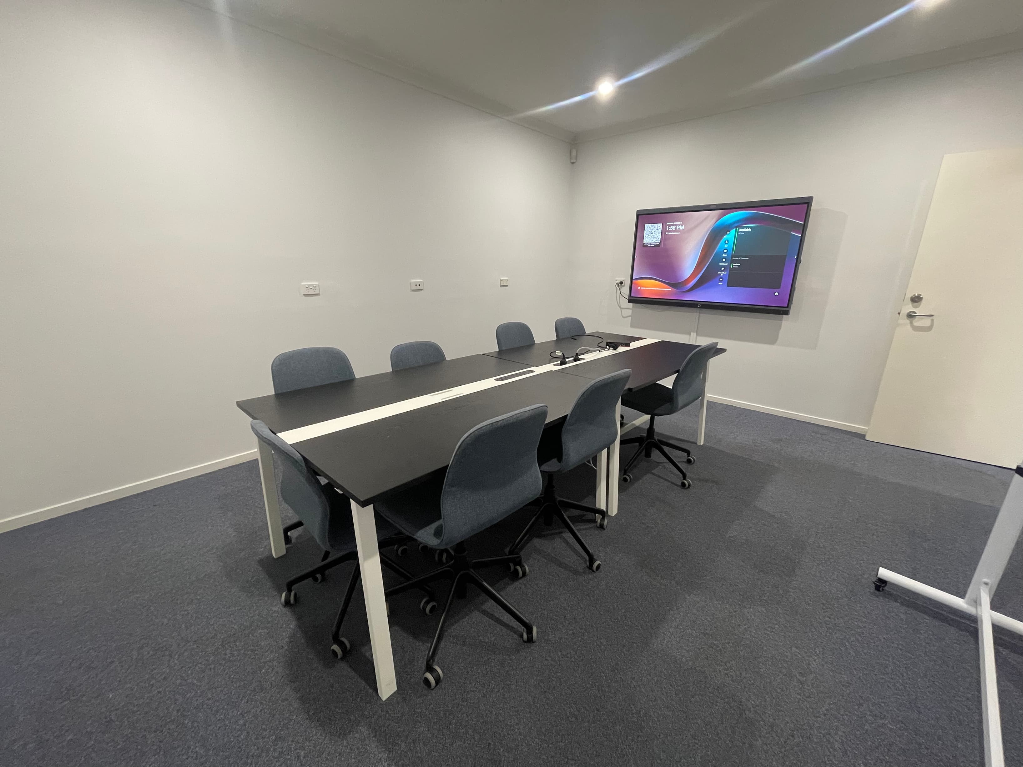 8-Seater boardroom 