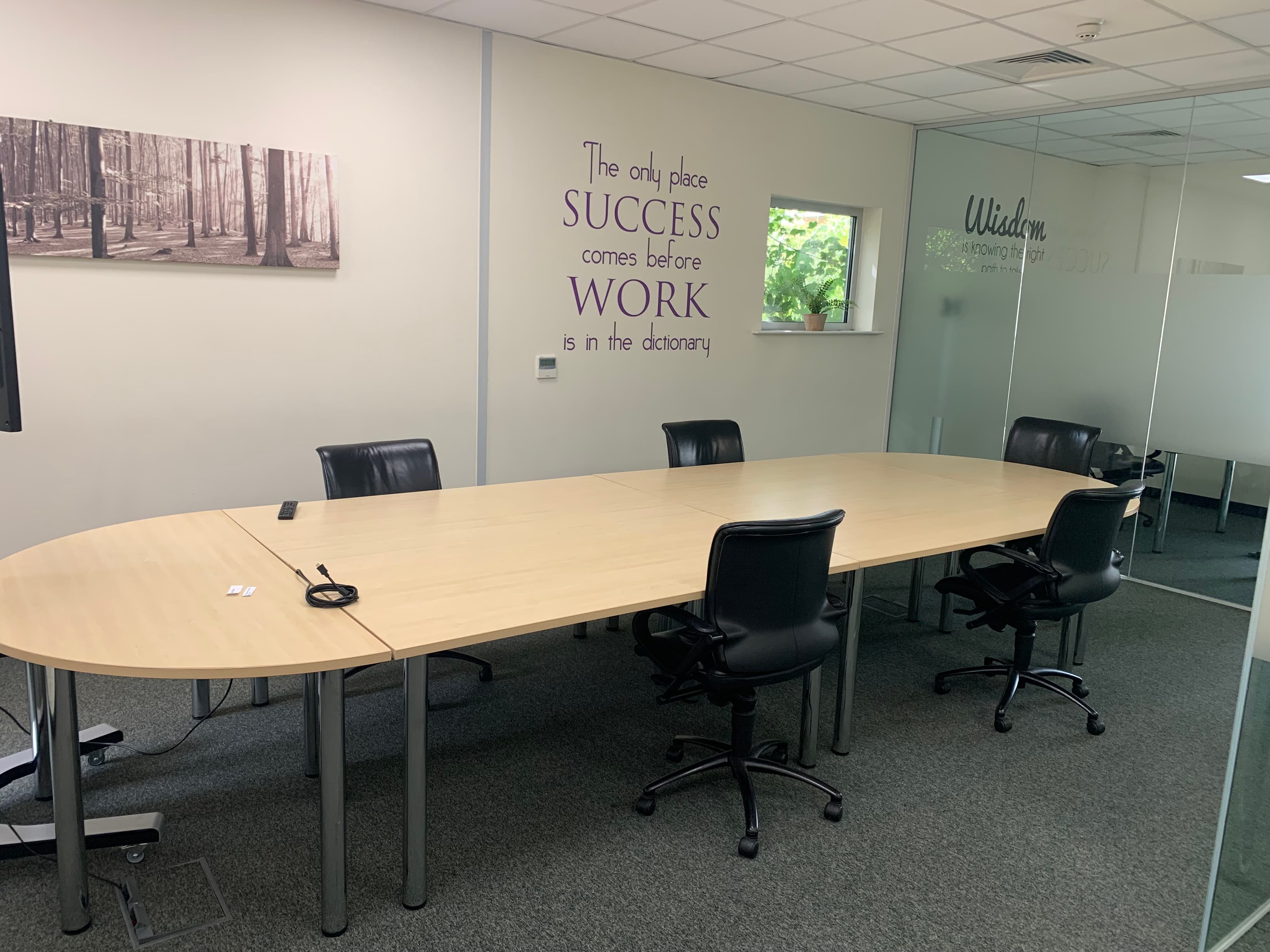 Meeting rooms that can accommodate up to 26 delegates Meeting rooms that can accommodate up to 26 delegates