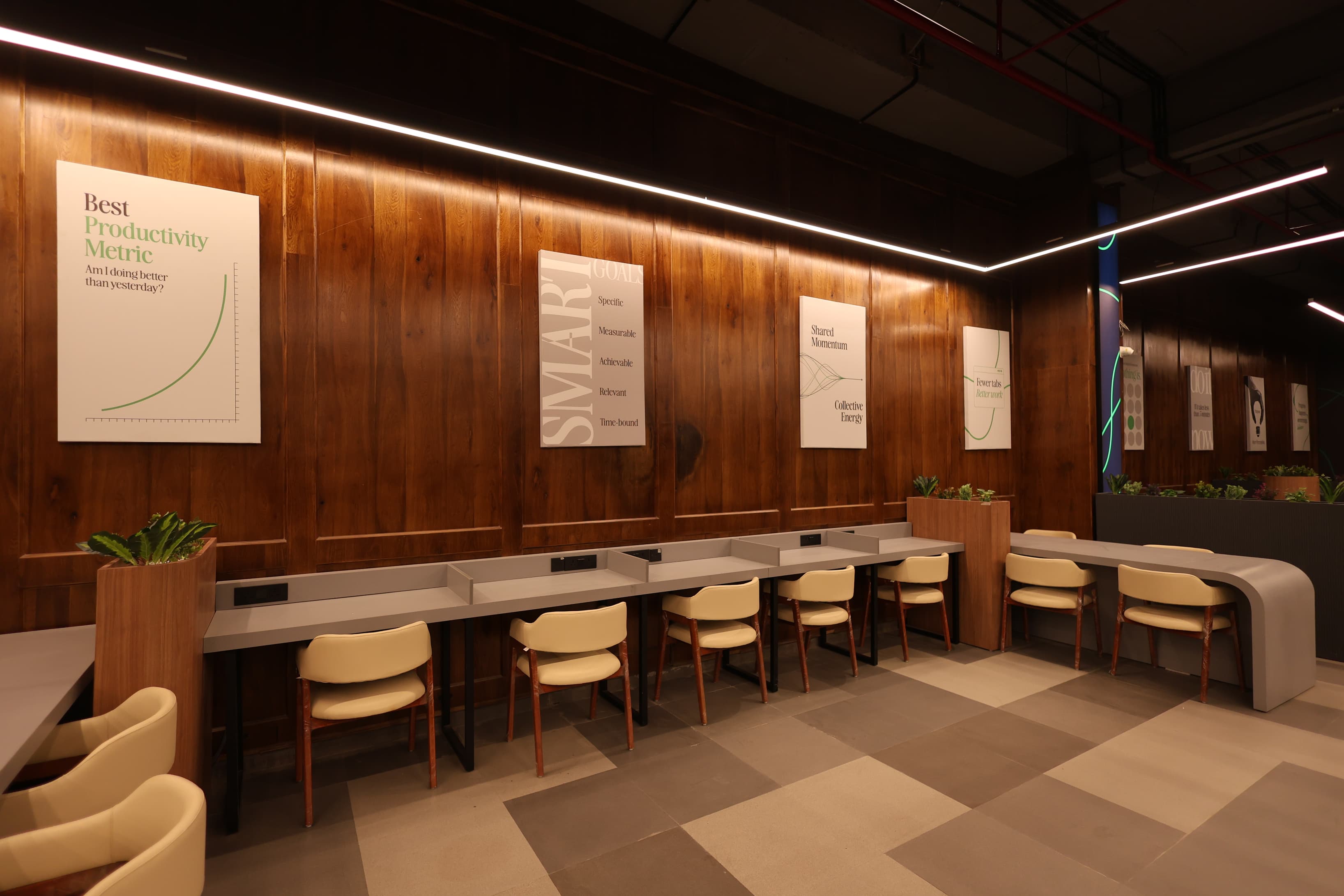 Superco – S1 Workspace showcasing Super Seats with flexible daily, weekly, and monthly pricing options.