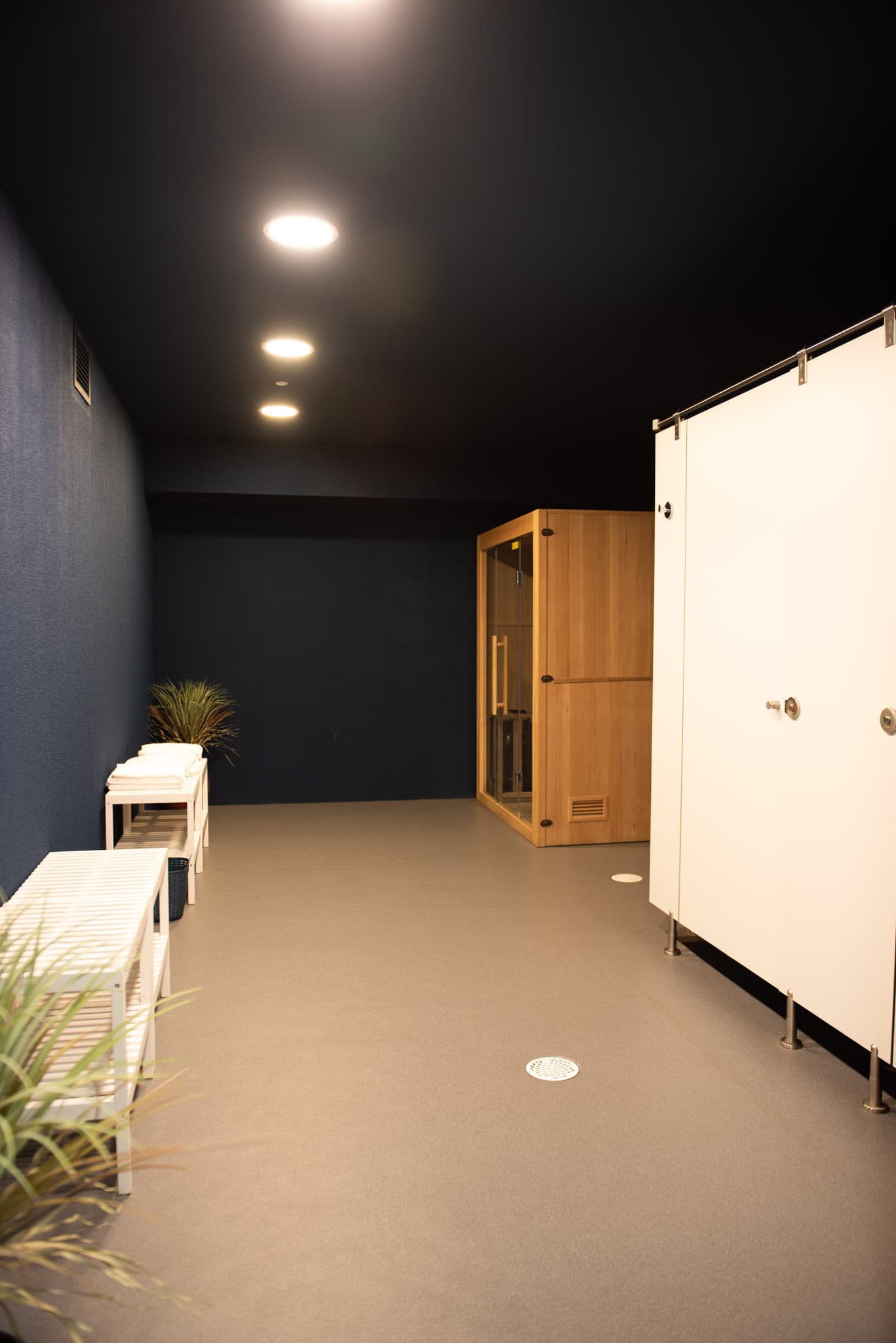 Showers and sauna