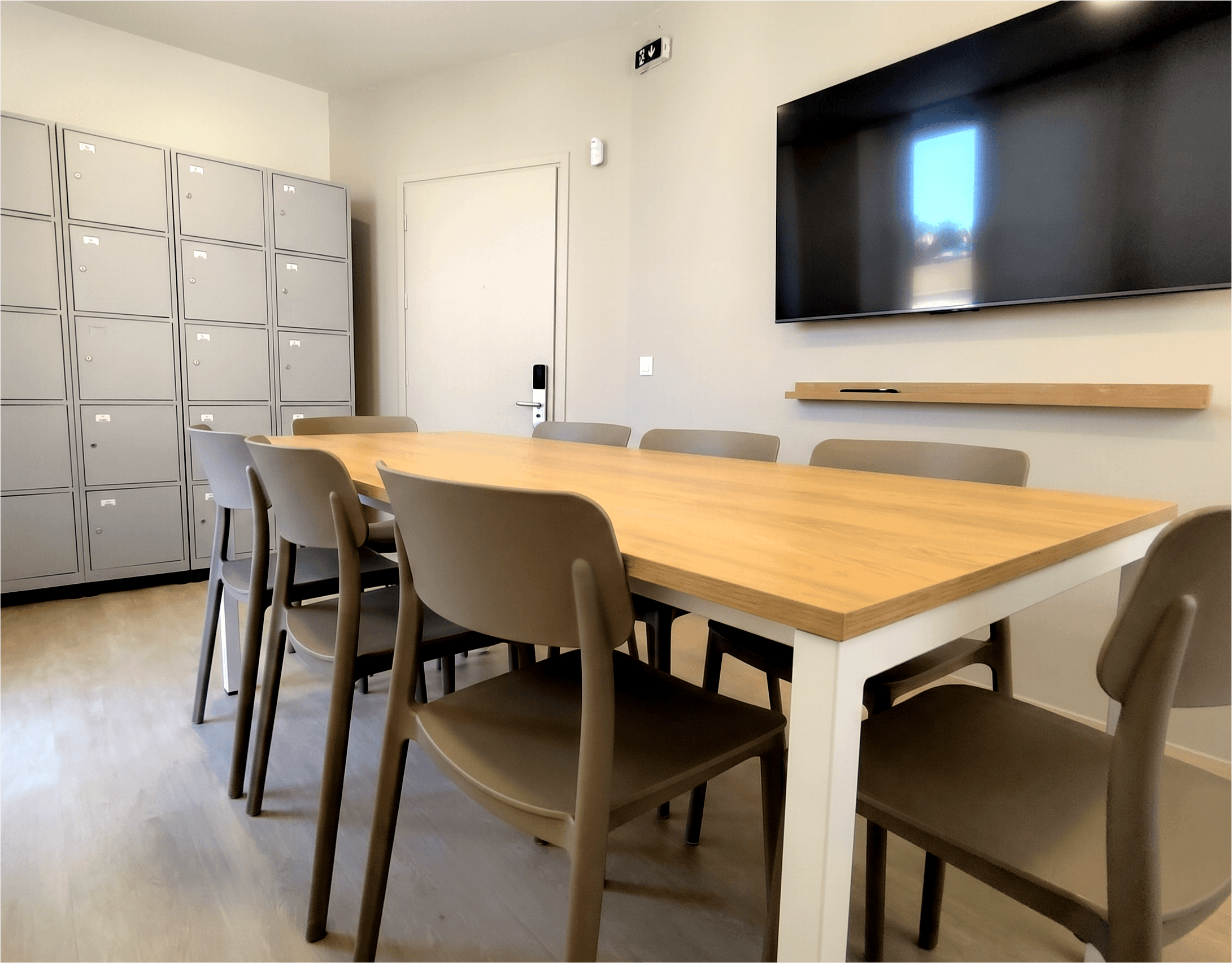Aura (Meeting Room)