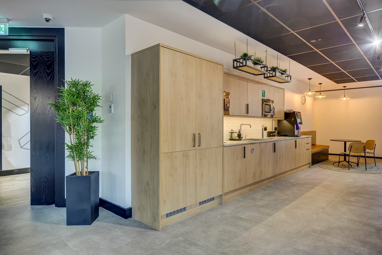 Breakout Space Breakout Space