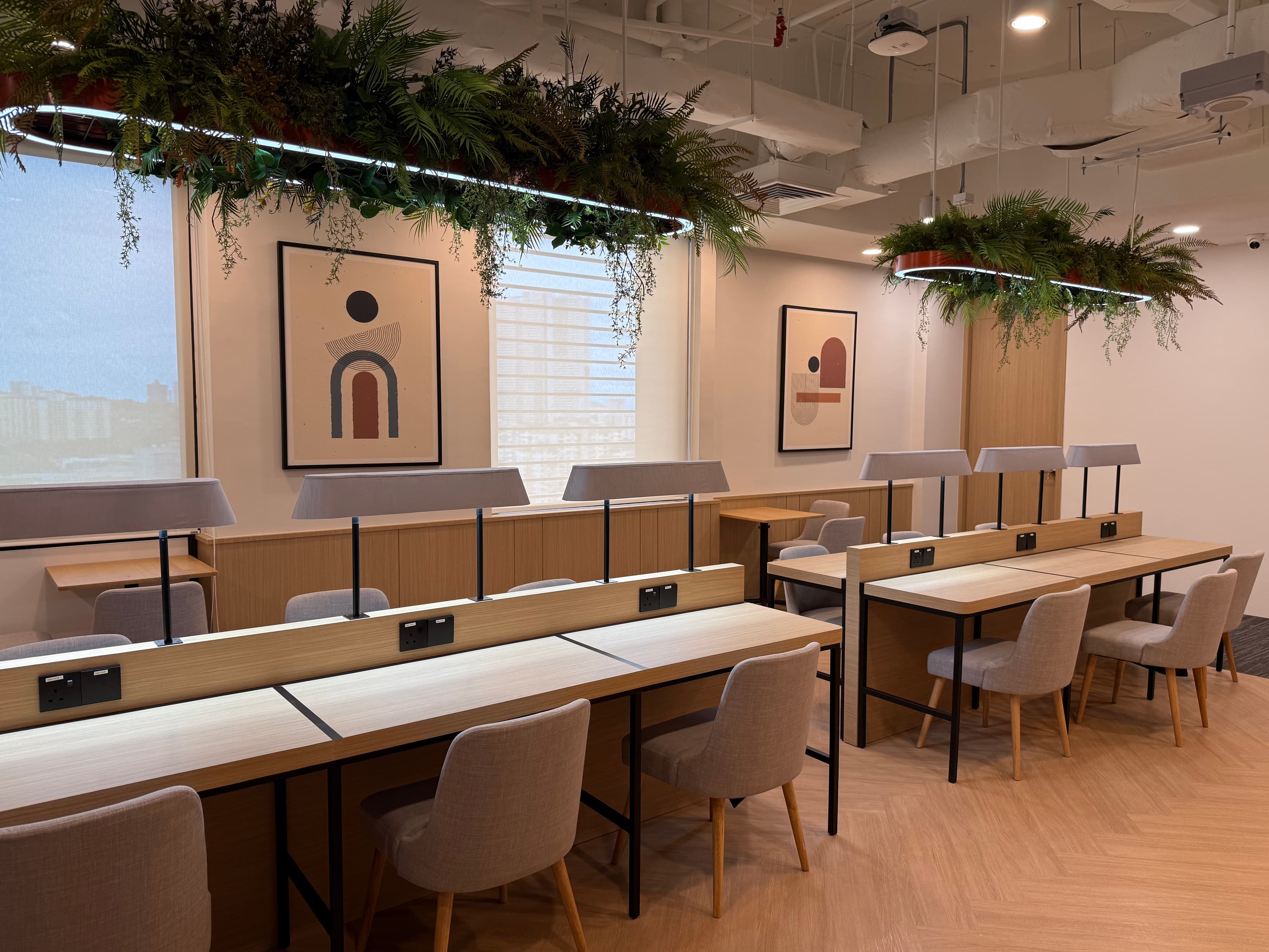 Quiet hotdesking zone