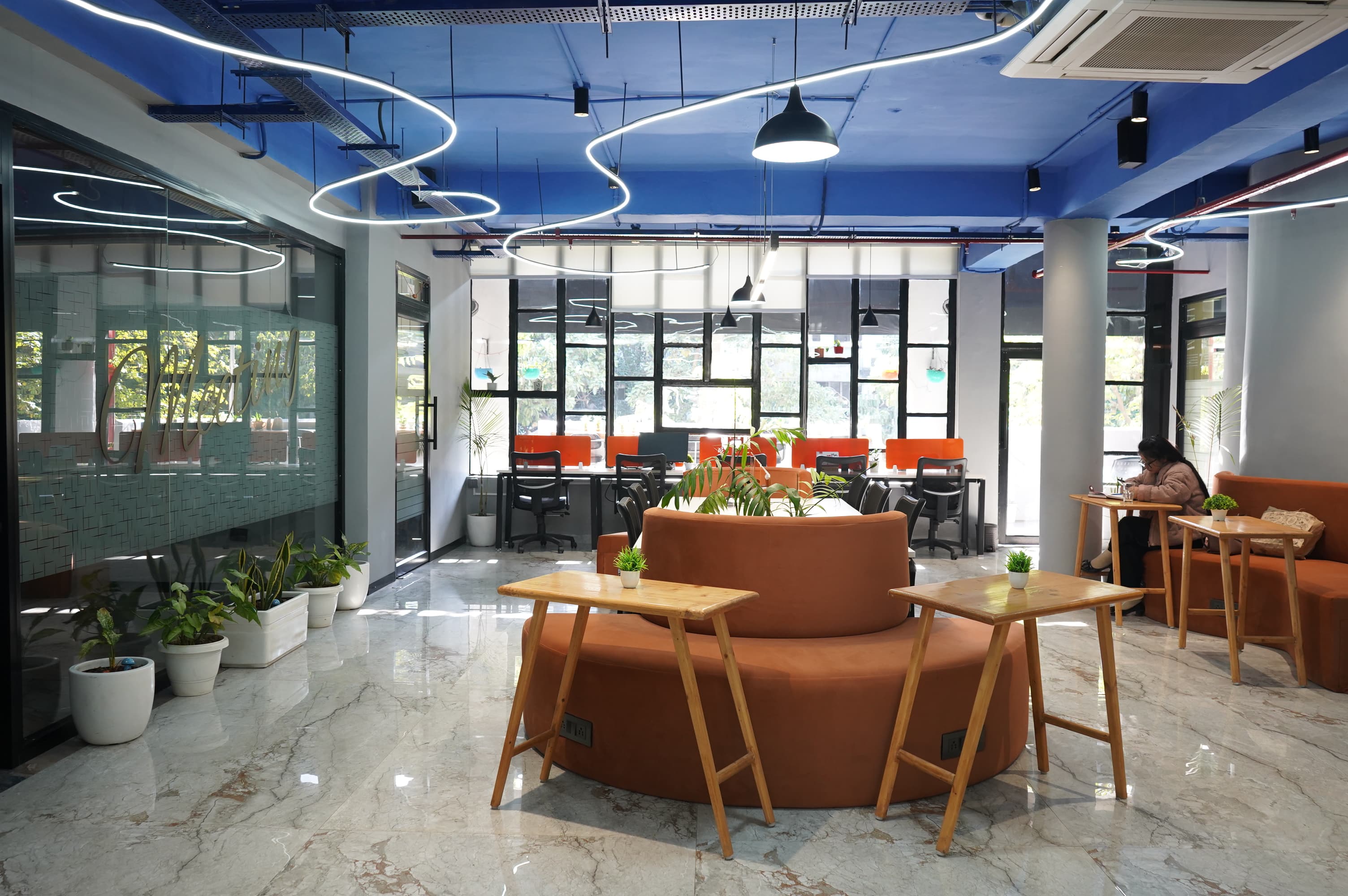 Dedicated & Hot Desks