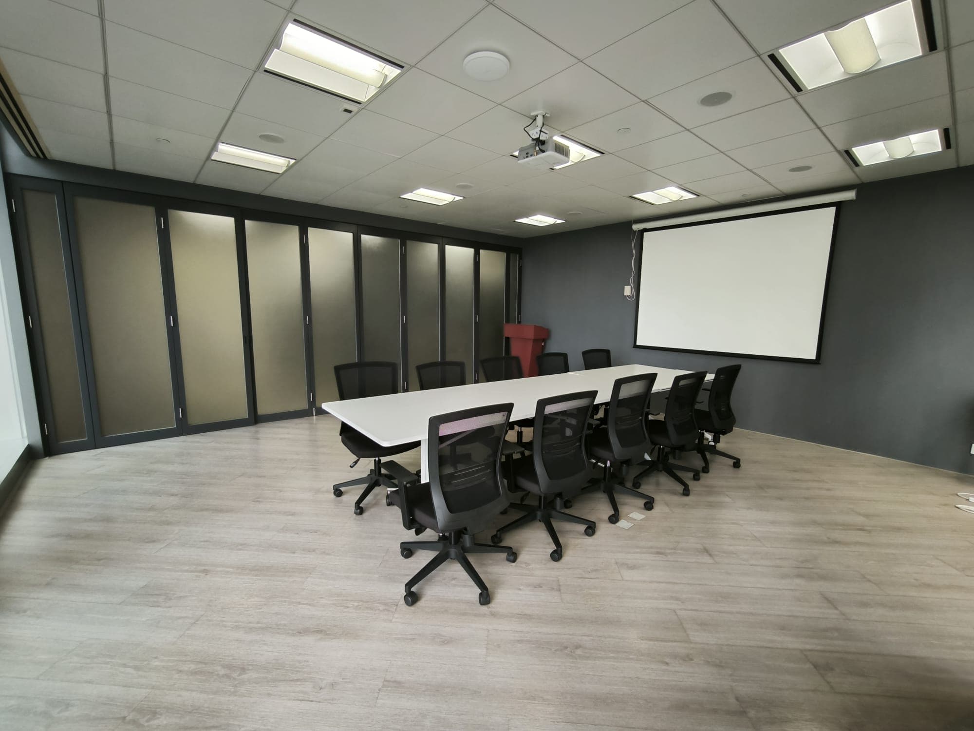 Meeting with projector Meeting with projector