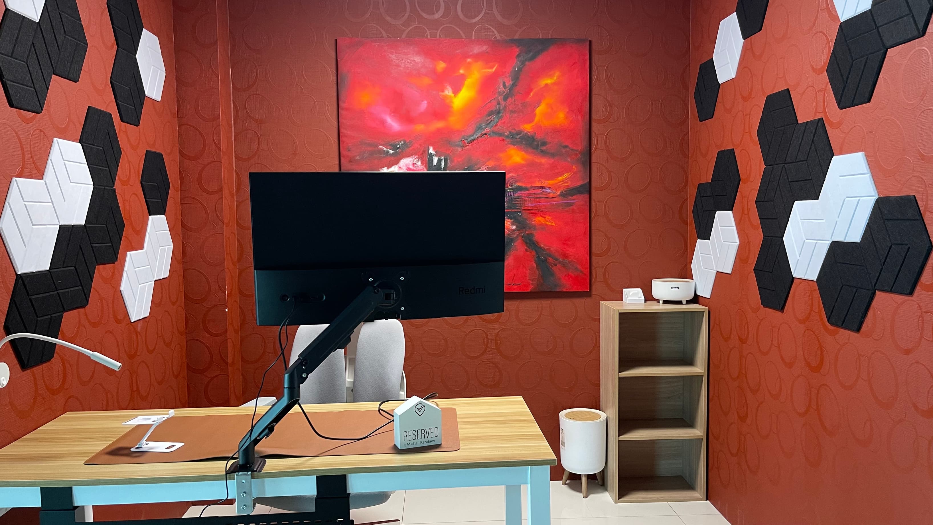 Individual workstation (2nd floor)