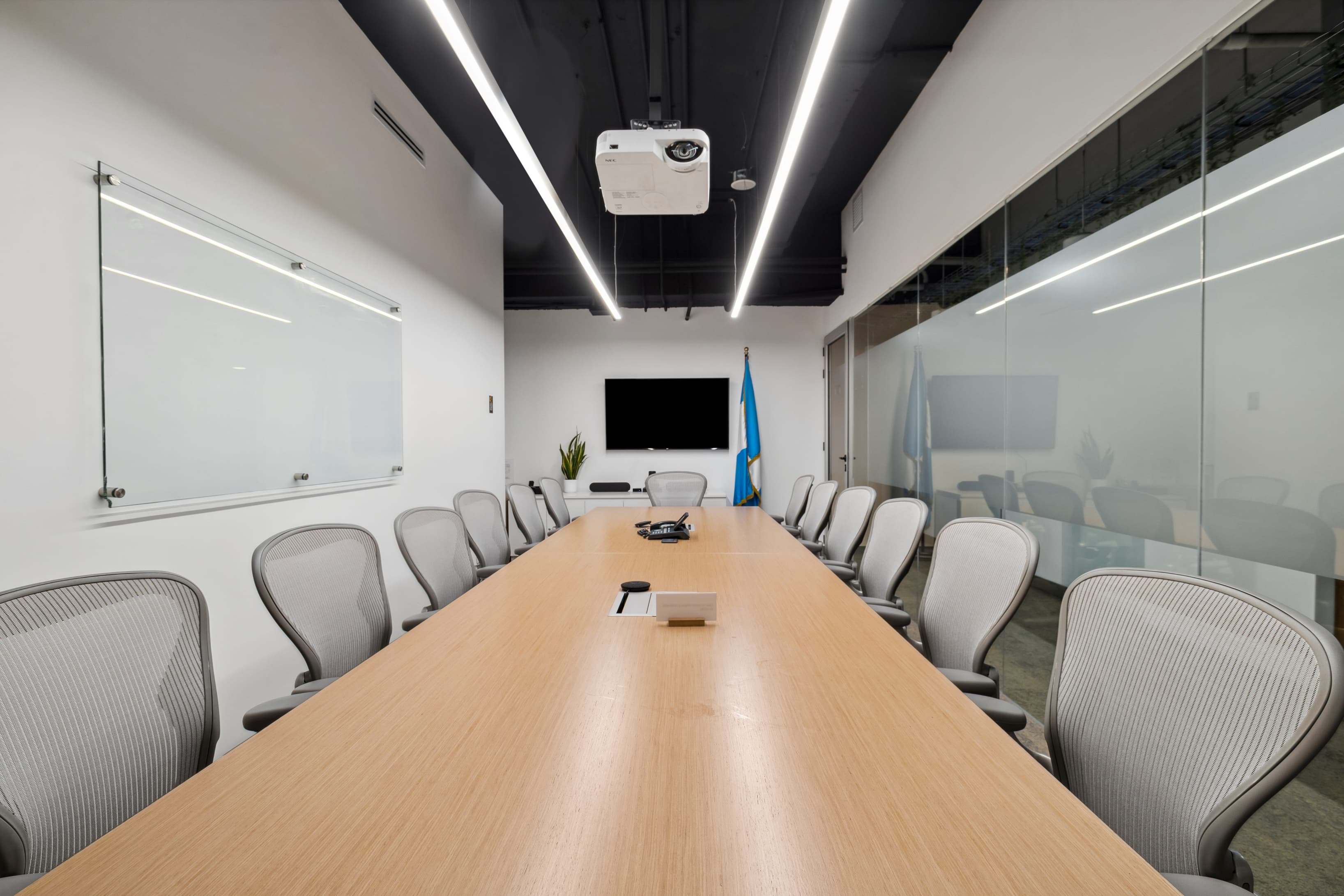 16-Person Meeting Room