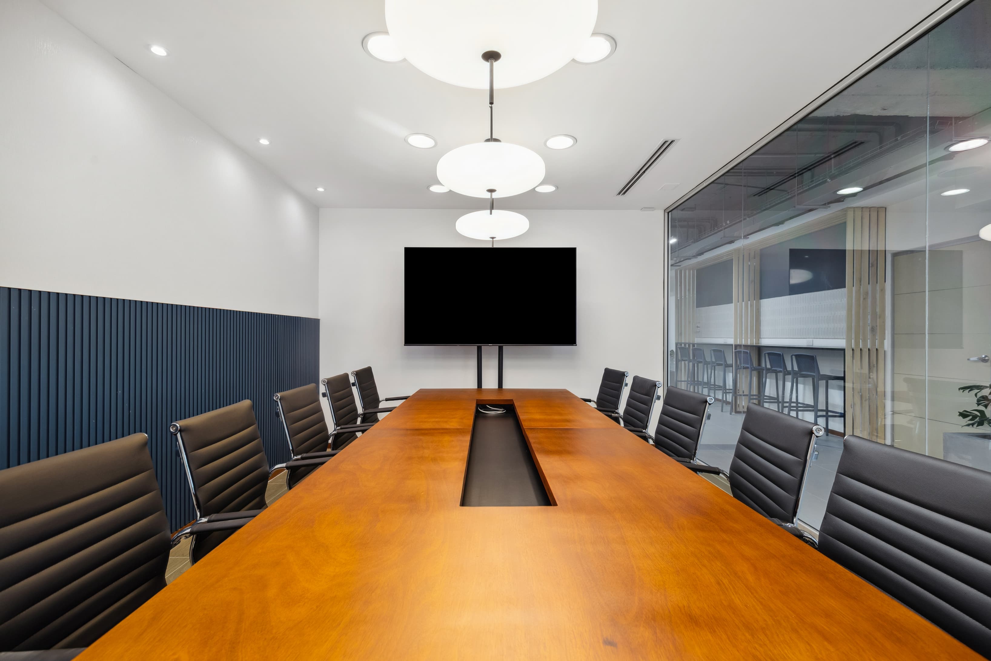 12-Peroson Meeting Room