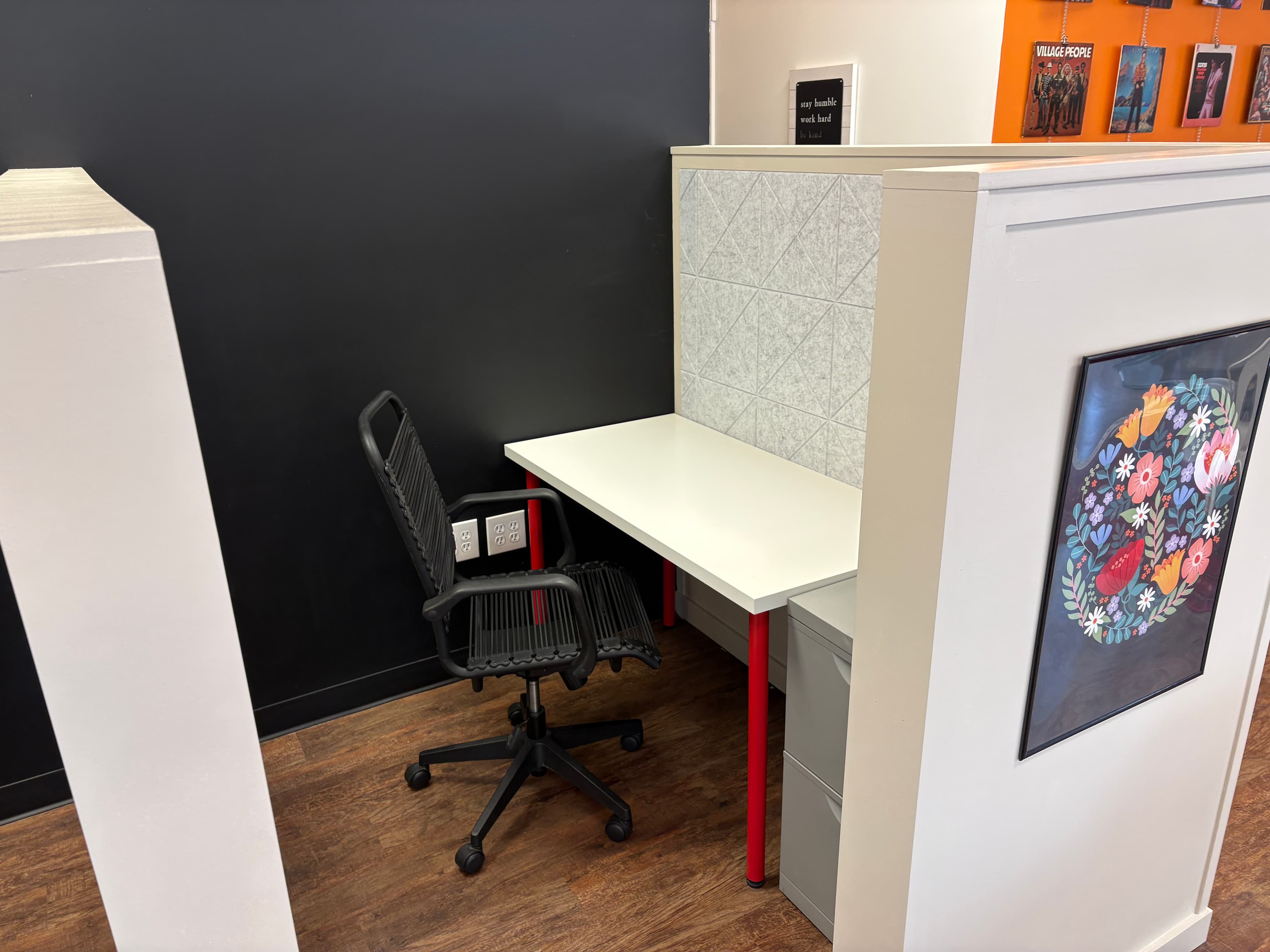 Private Desk
