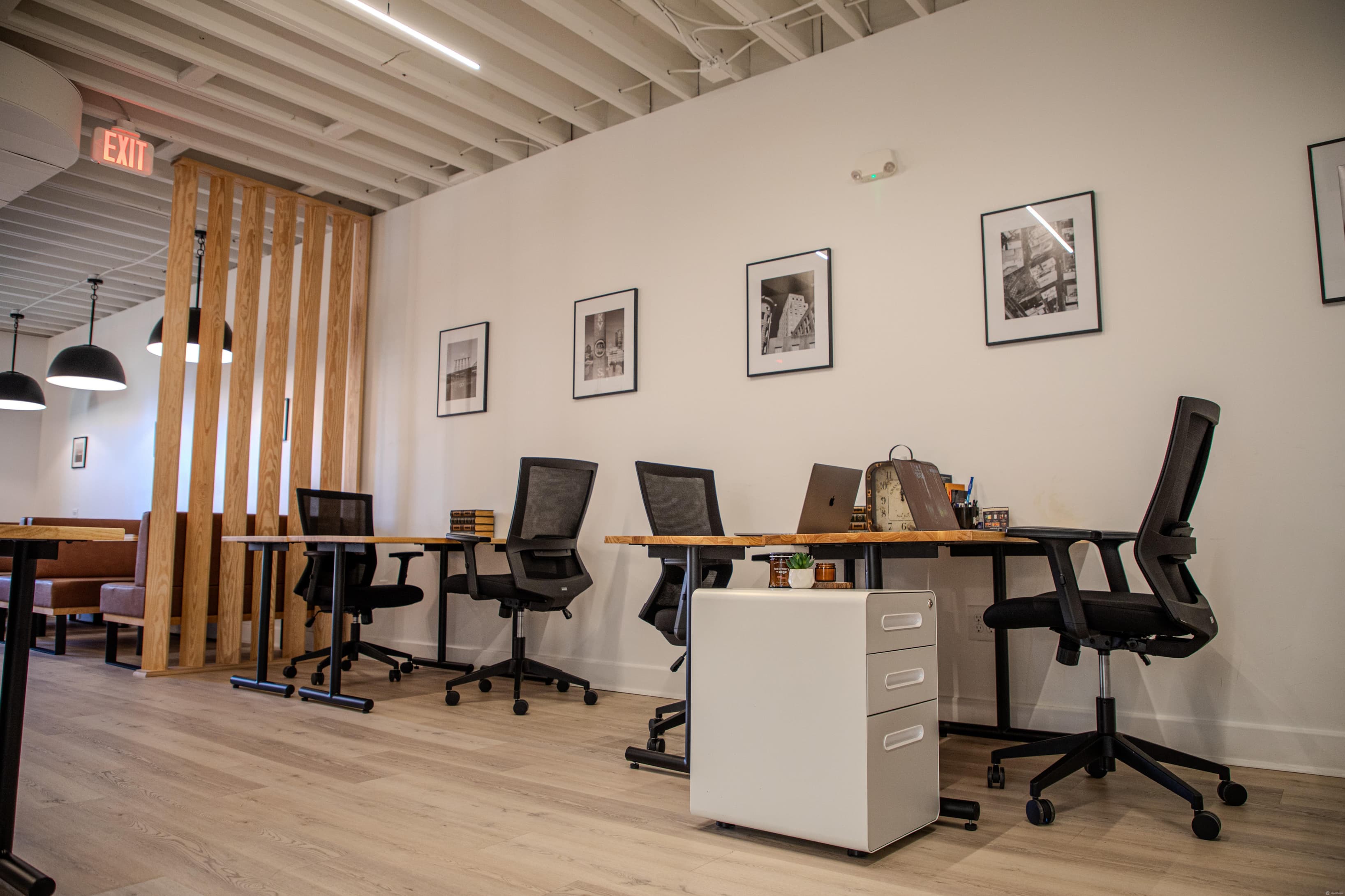 Desks for when you need to focus on getting things done. Desks for when you need to focus on getting things done.