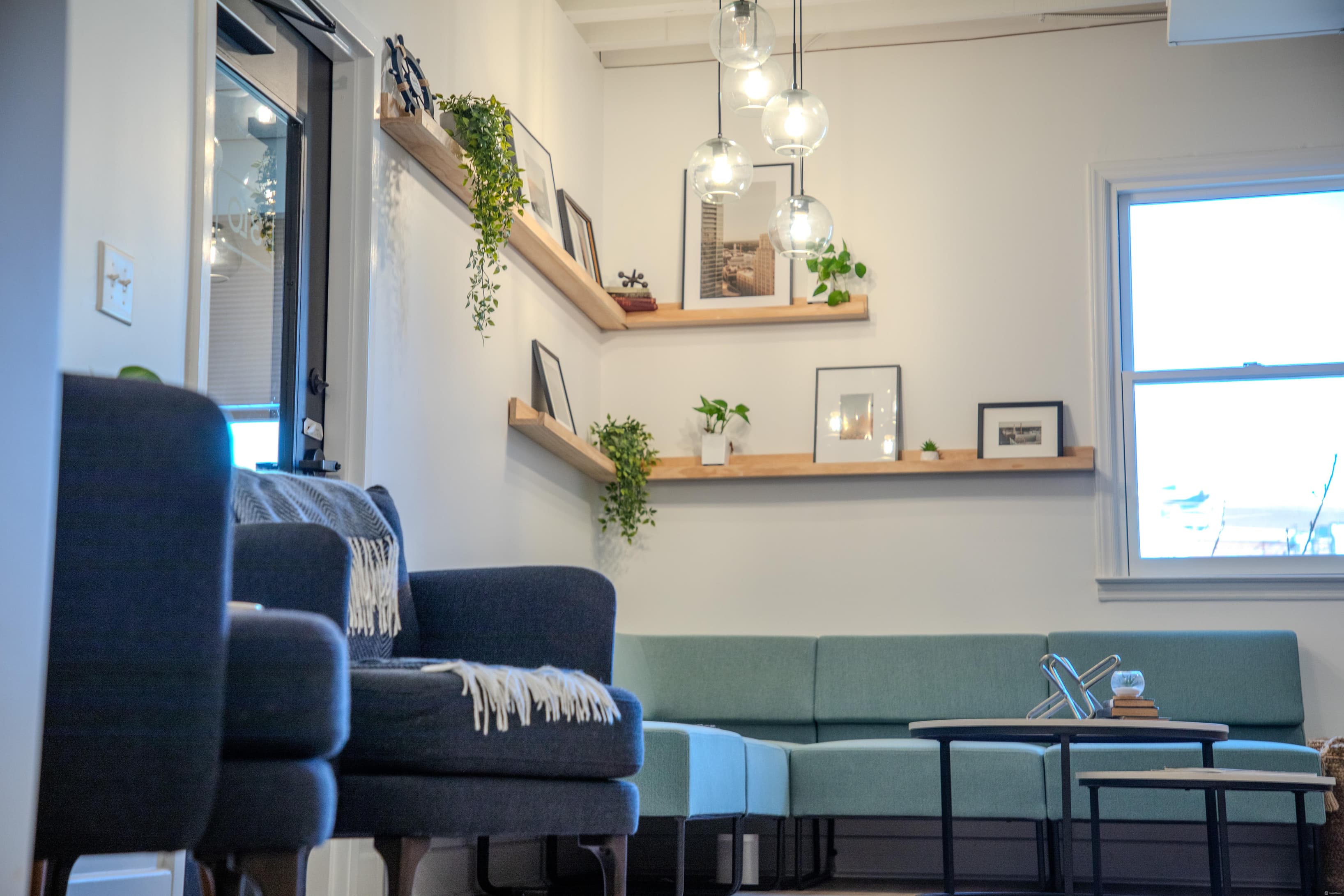 Don't be tied to a desk for work! Don't be tied to a desk for work!