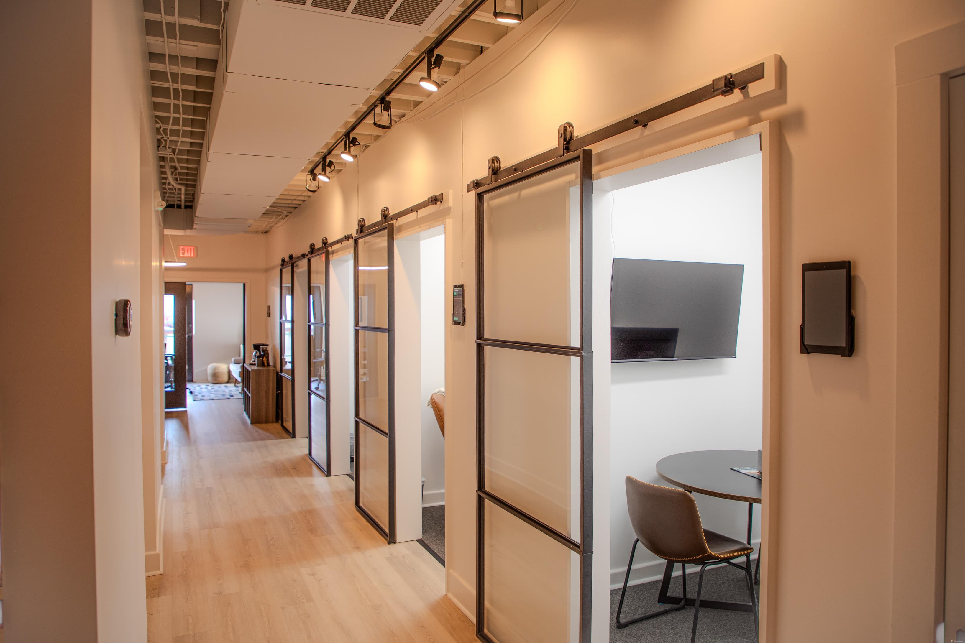 Multiple conference room sizes with TVs and whiteboards. Multiple conference room sizes with TVs and whiteboards.